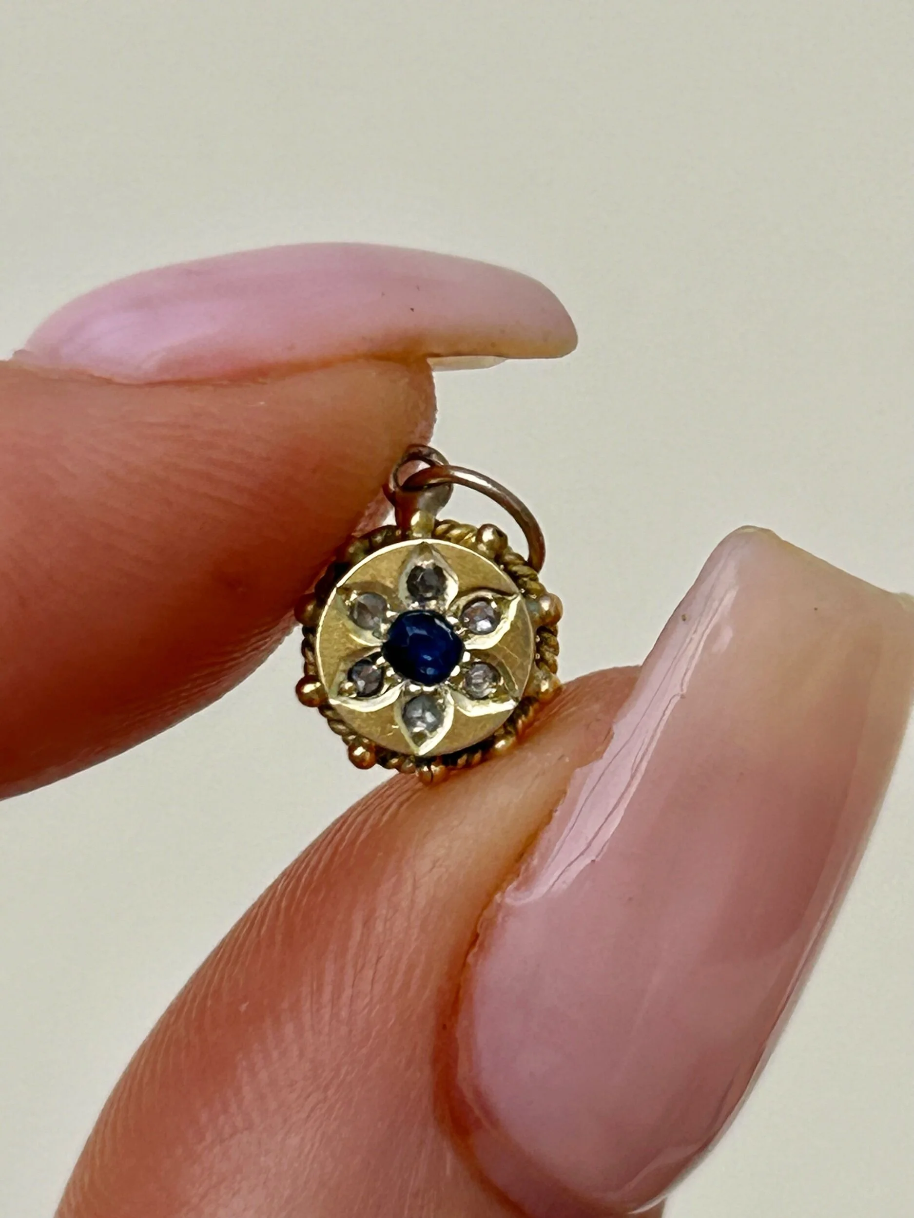 0D35FF26-EC3B-4695-AE3C-7B3038F6FF6A