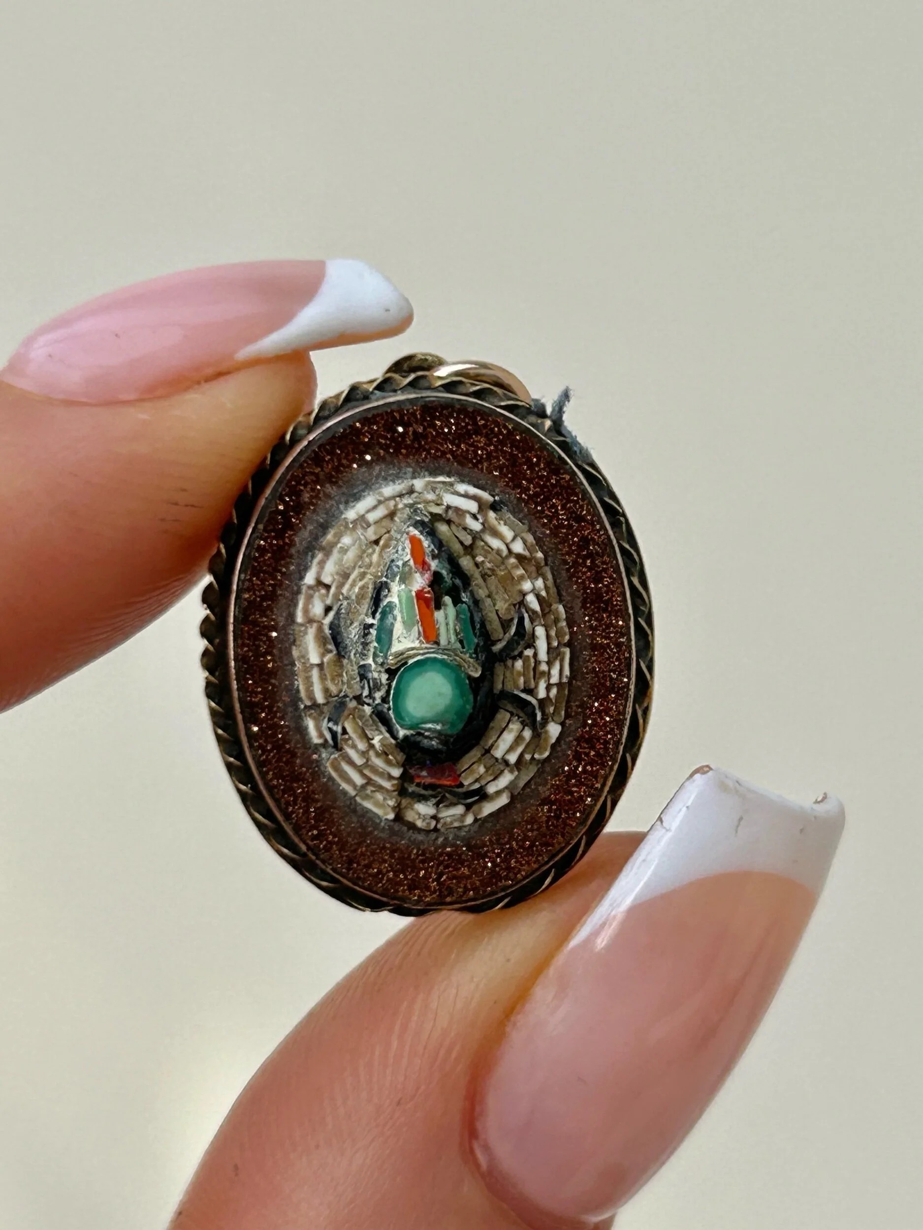 7AA00E27-9CDD-4B84-8953-E39959AA8D1E