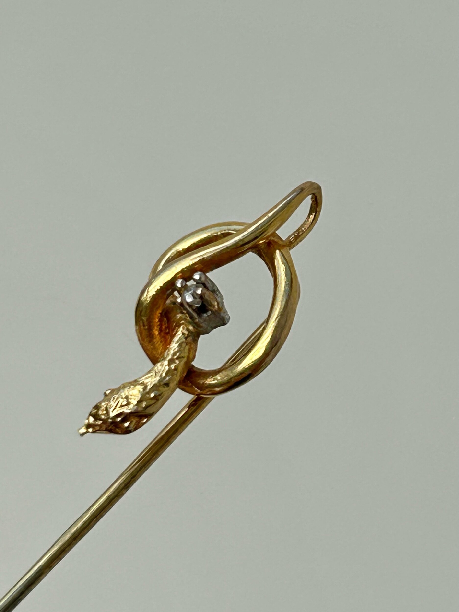 0E440EA0-4A23-40F6-82B4-EE3D99D755A3