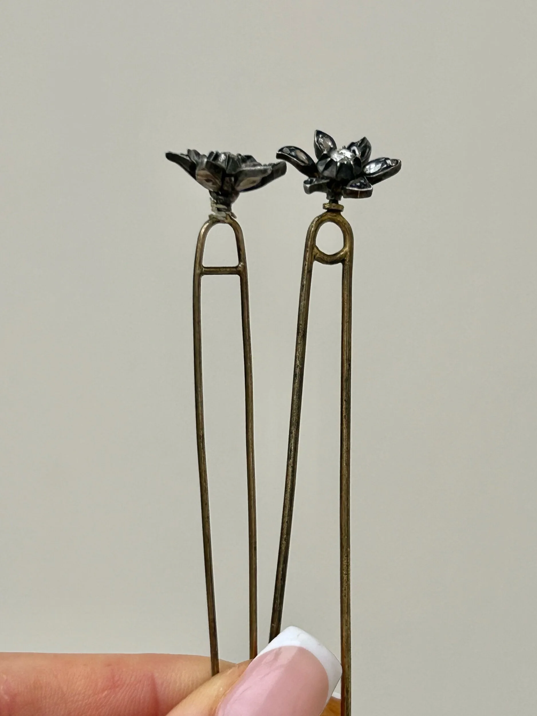 09834975-E0D6-4C08-BB58-86357229ADBE