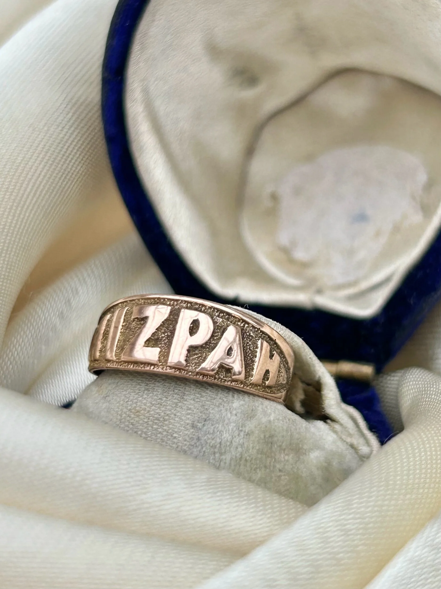 7080C9C9-C492-4962-9058-FFCA2C2383F3