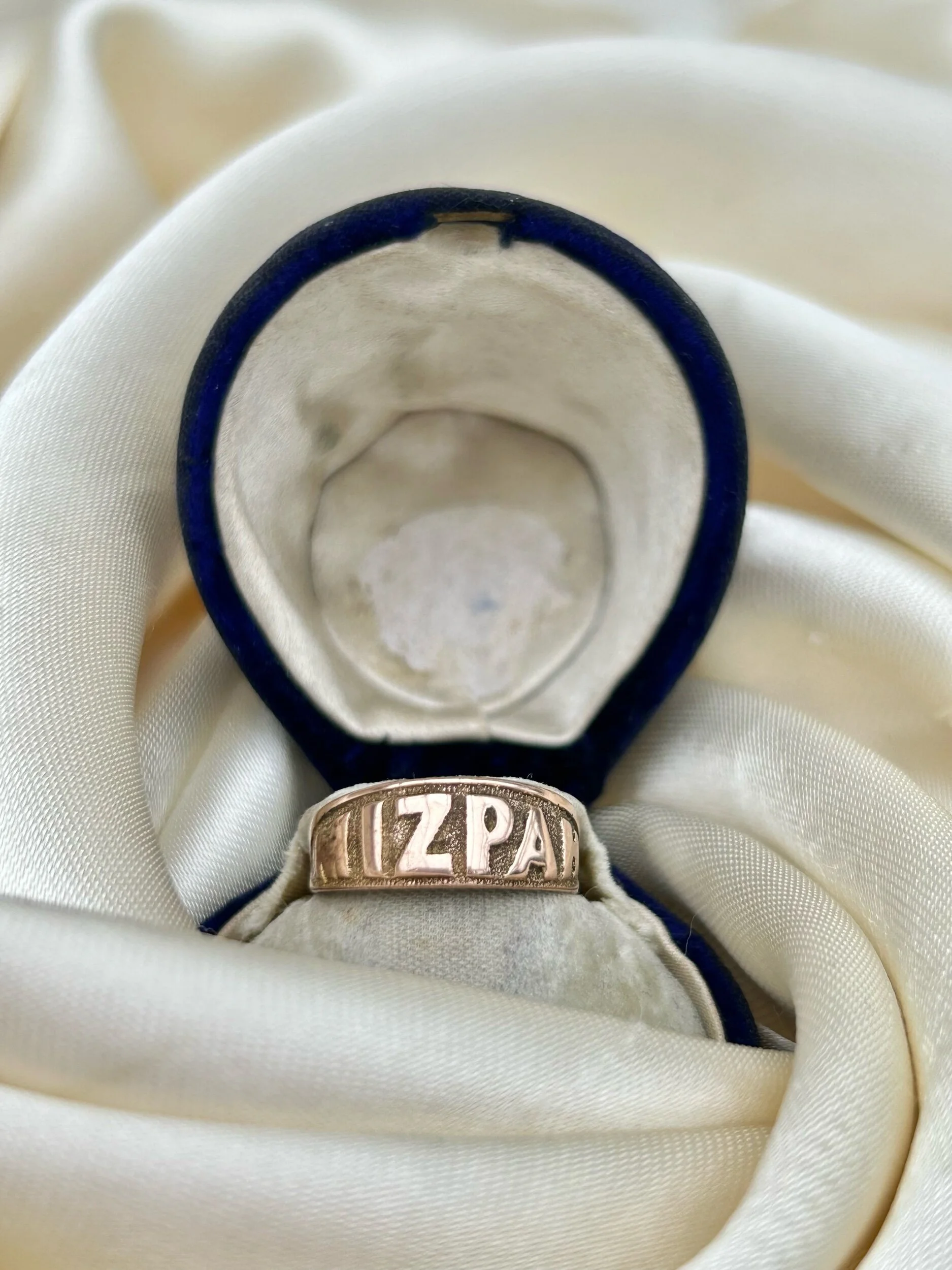 F6B64844-C1E1-44FF-B957-927D60BDB387