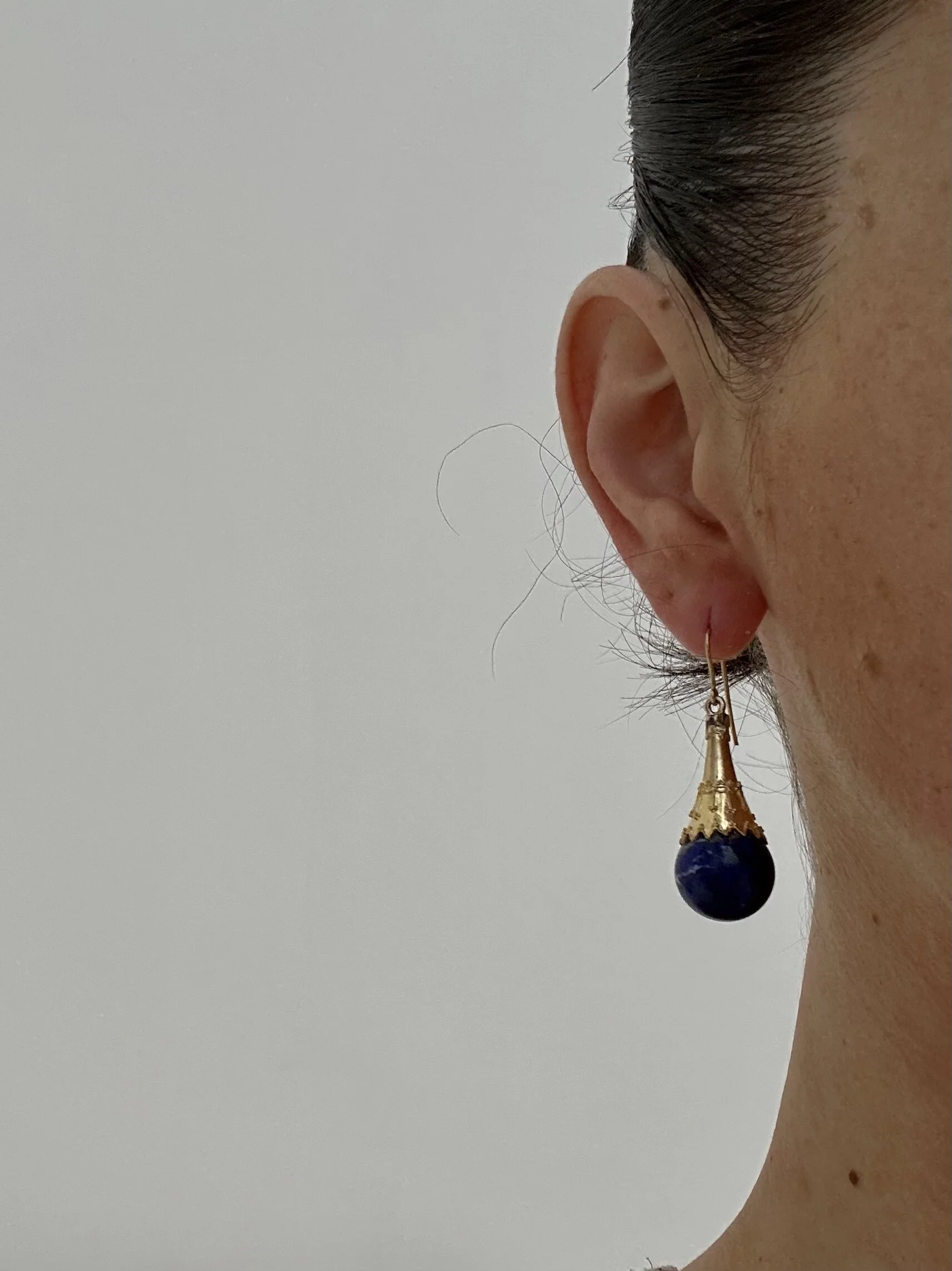 EDFB2EC1-D378-439F-9AA0-6B8A3C6205E1