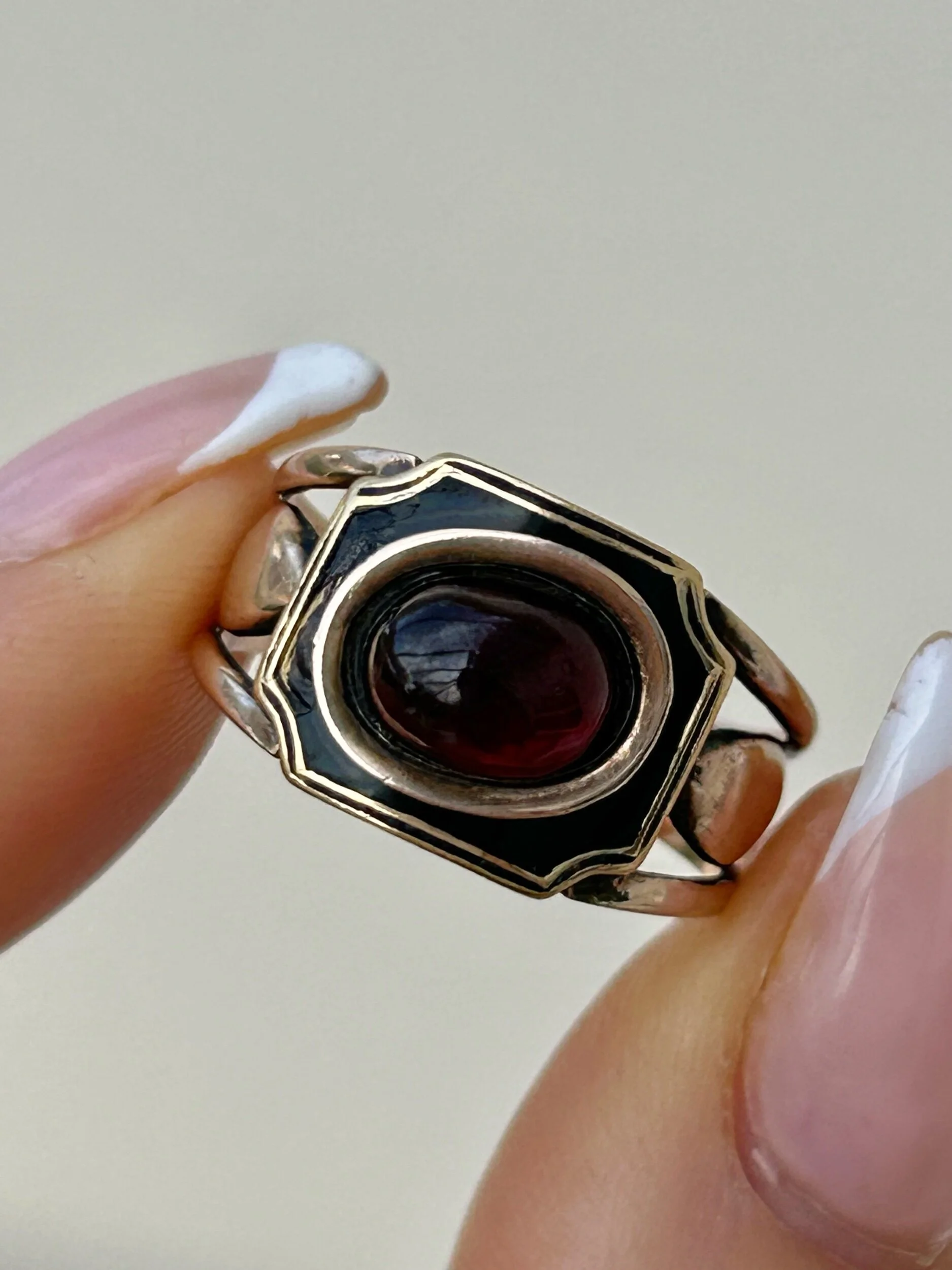 9650561A-4DDB-490B-87E7-1213A78B8CC1