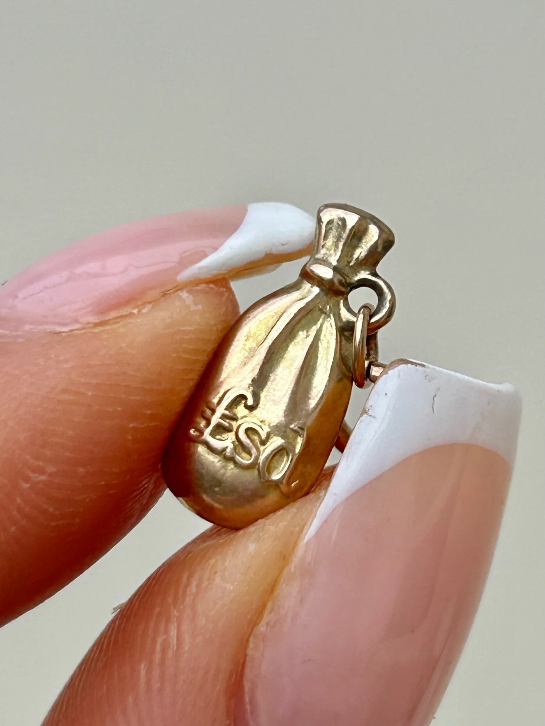 0A0D260D-CACA-48A0-BA4F-CA0E3F4ACE70