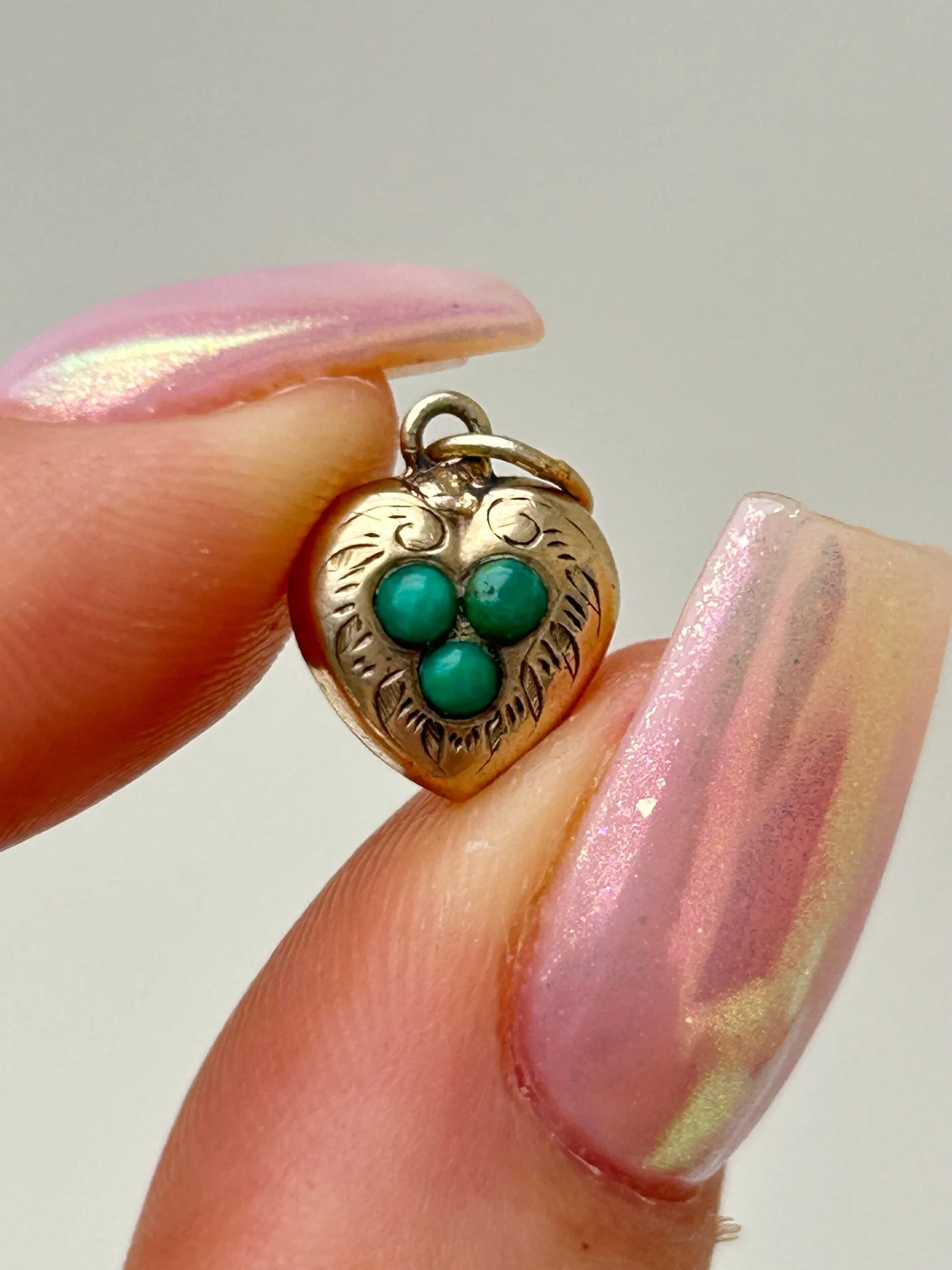 E7C850E6-E4E1-48CC-9F43-C3D4CD19A219