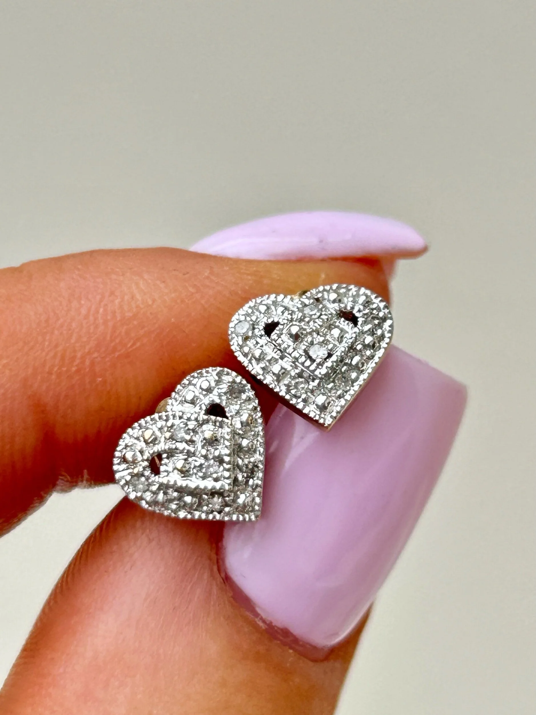 611B54BB-9F7A-4F7E-AEA0-8A6C12263D1C