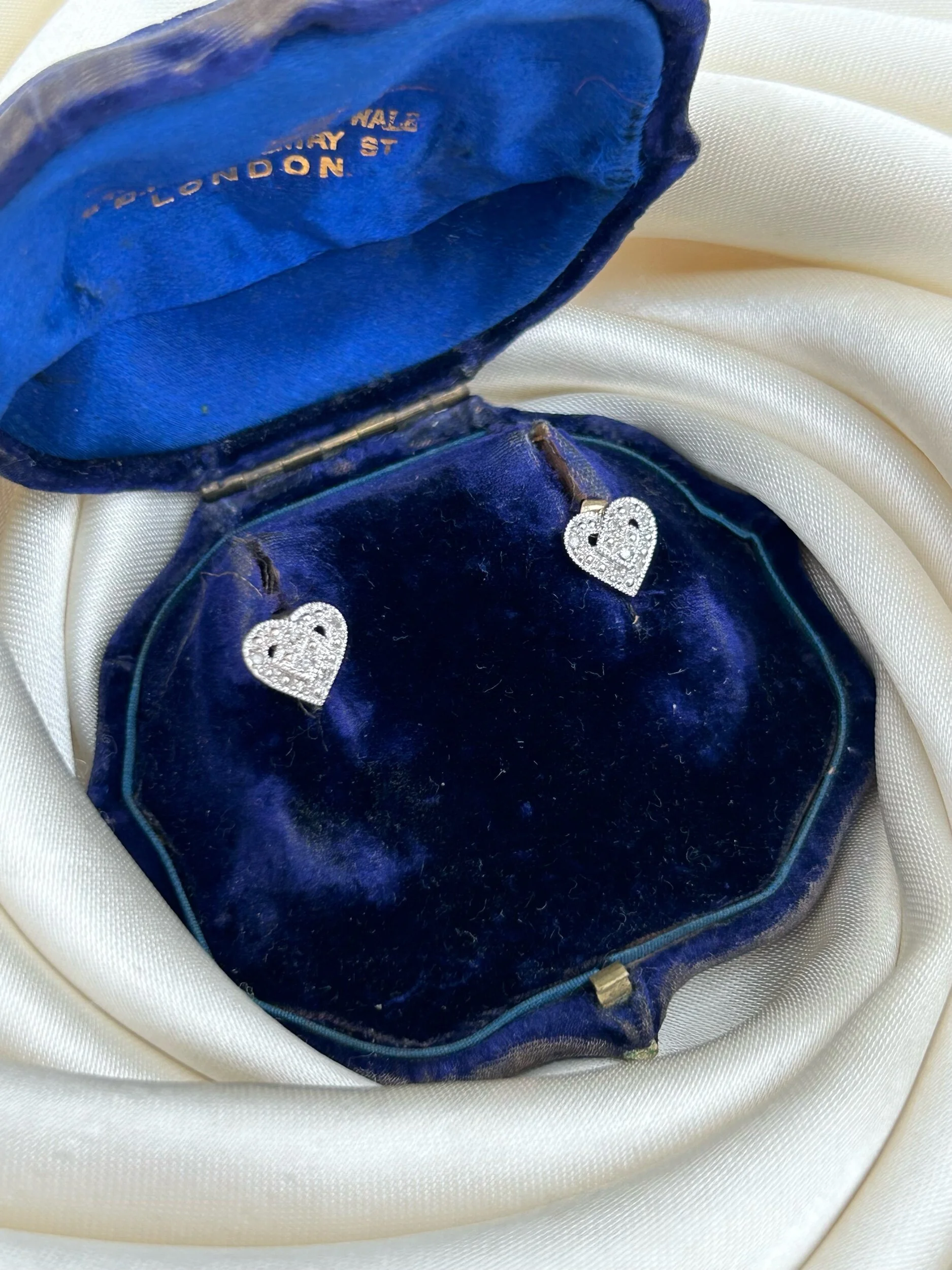 F96319DD-FB01-4539-BFC3-B1EDE20E24F1