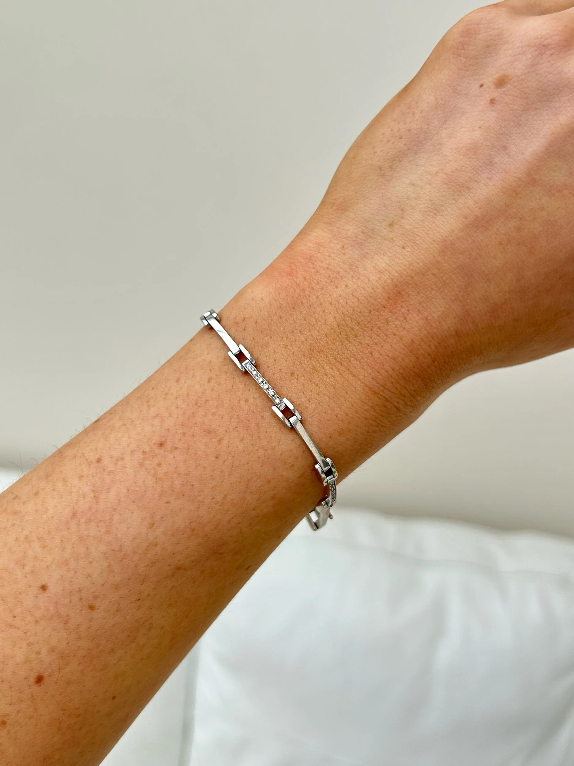 3C3D9AE6-1A81-4872-A160-8CDCD63B81F7