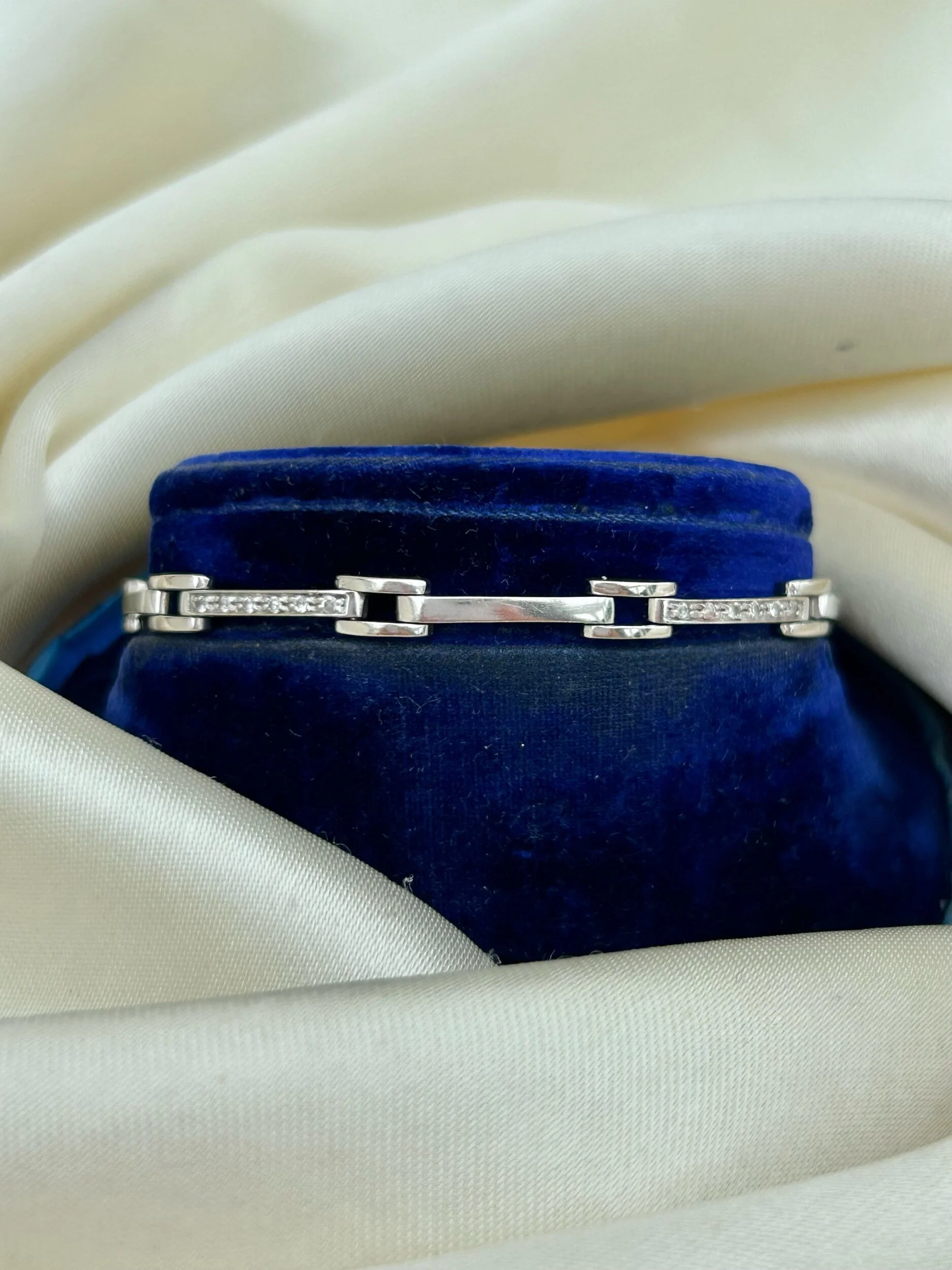 37A0A7A7-5D54-4885-9653-068D8714842A