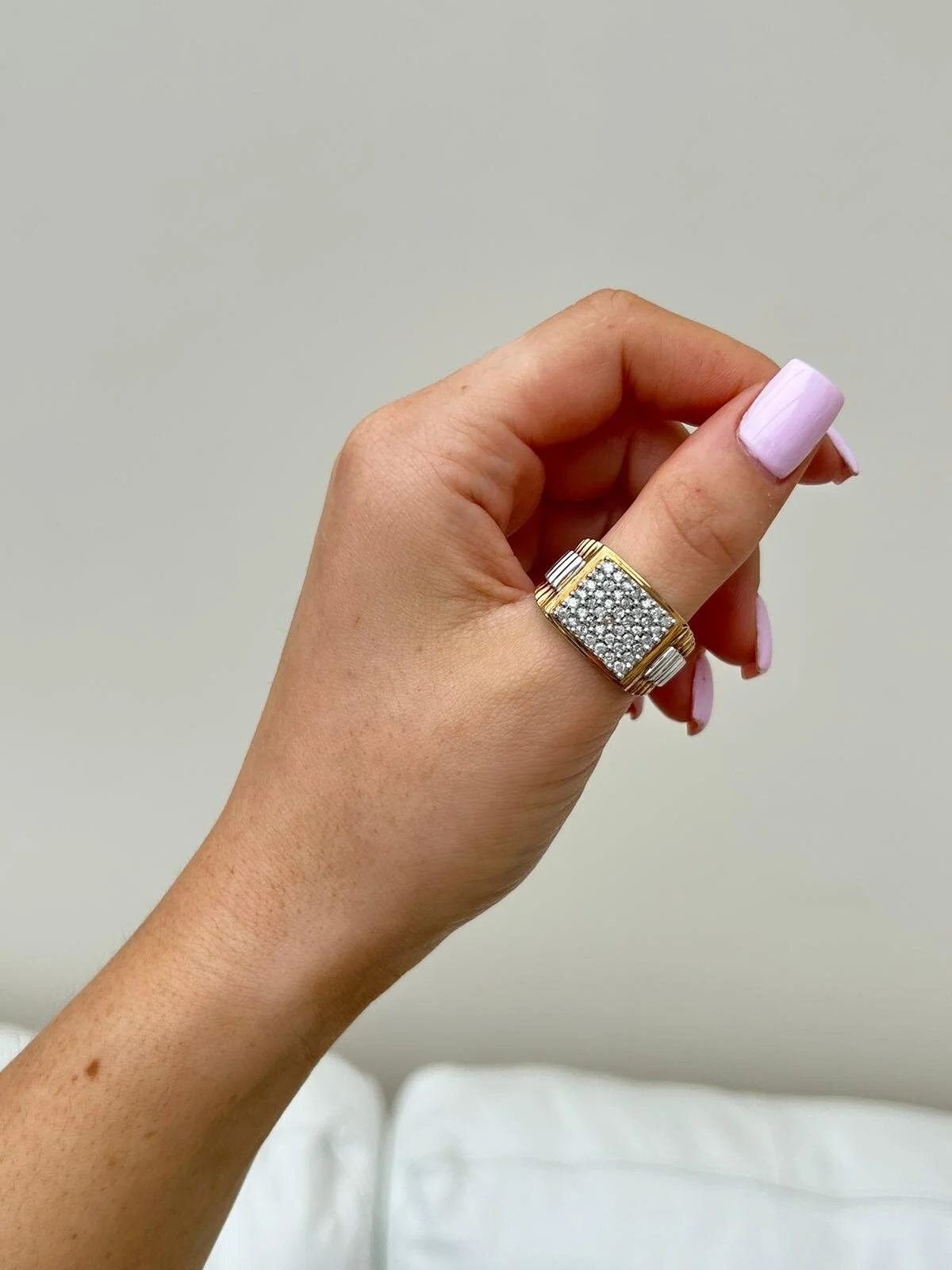 21C1864B-4FD9-427F-9A2D-119D6FE4ADA1