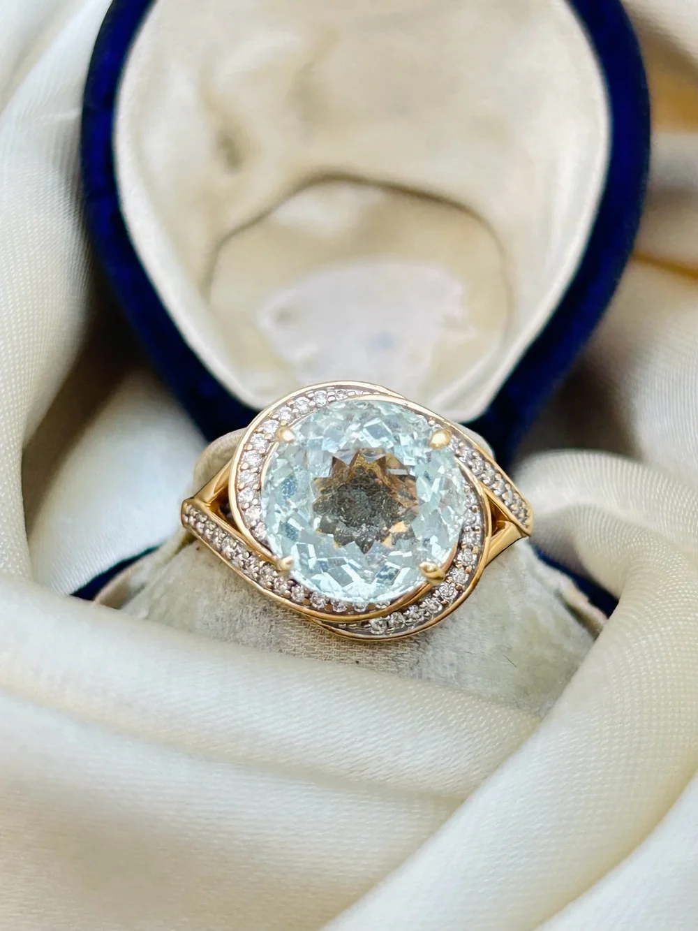 Pre Owned 18ct Yellow Gold Aquamarine and Diamond Twist Dress Ring Gembank1973 Pre Owned 18ct Yellow Gold Aquamarine and Diamond Twist Dress Ring Gembank1973