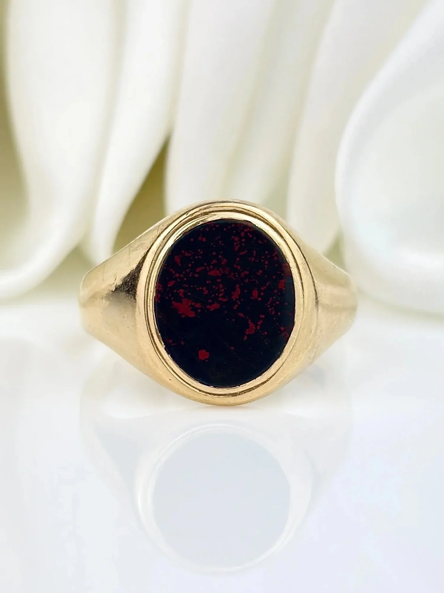 9CT GOLD BLOODSTONE SIGNET - £460