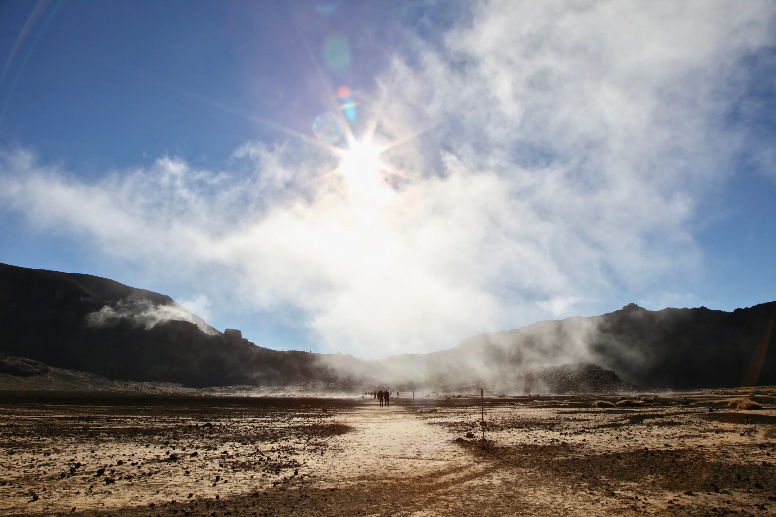 tongariro-crossing-saddle.jpg