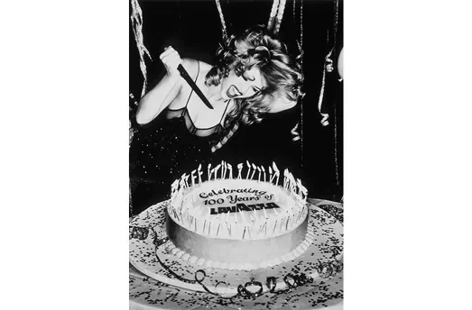 d-m-1994-helmut-newton-small-05.jpeg.webp