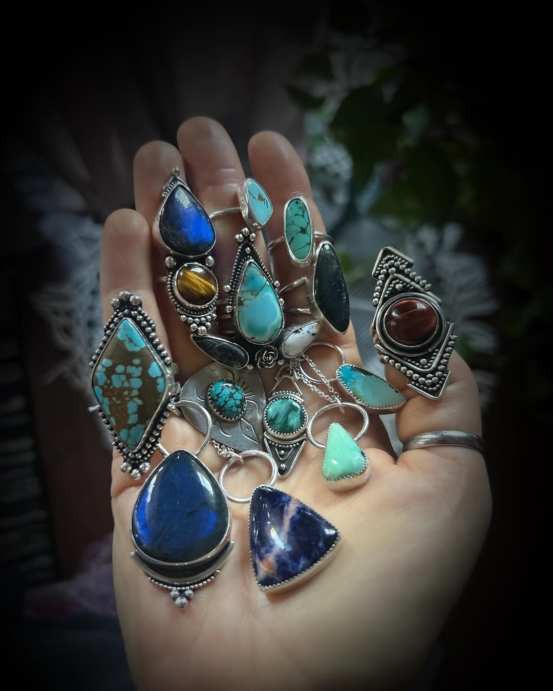 Mom called. π Said to tell you that they’re a size @thisisklsilverstudios πππβ¨ππΈ
Shop over 100 unique and #handmade local small businesses on May 10th in #Phoenix at
#localtrade Mama’s Makers Market
#handmadejewelry #madeinarizona