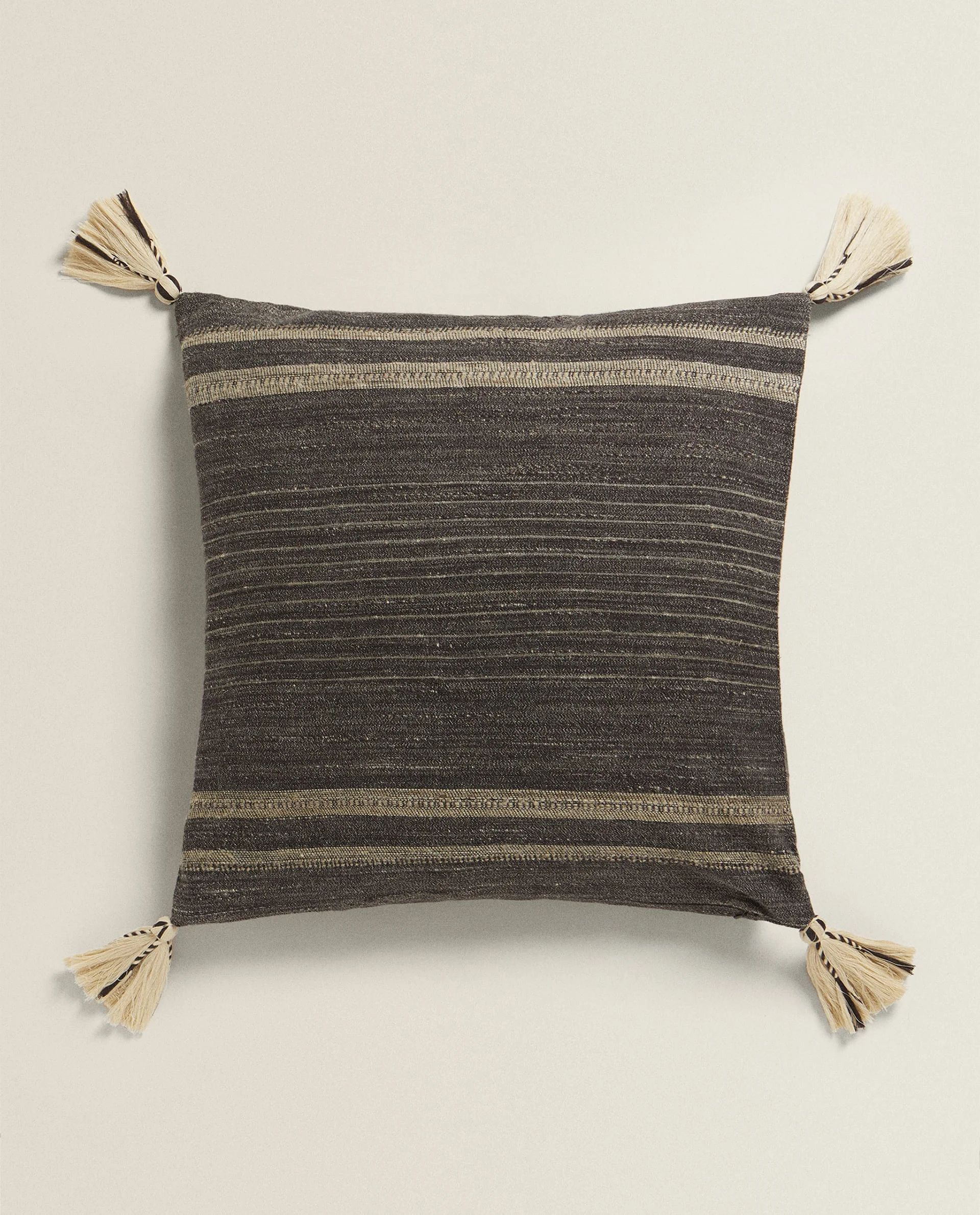 TASSELLED LINEN AND SILK CUSHION COVER