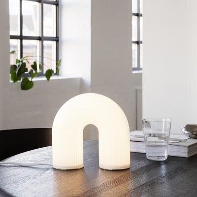 Vuelta Arch Lamp White