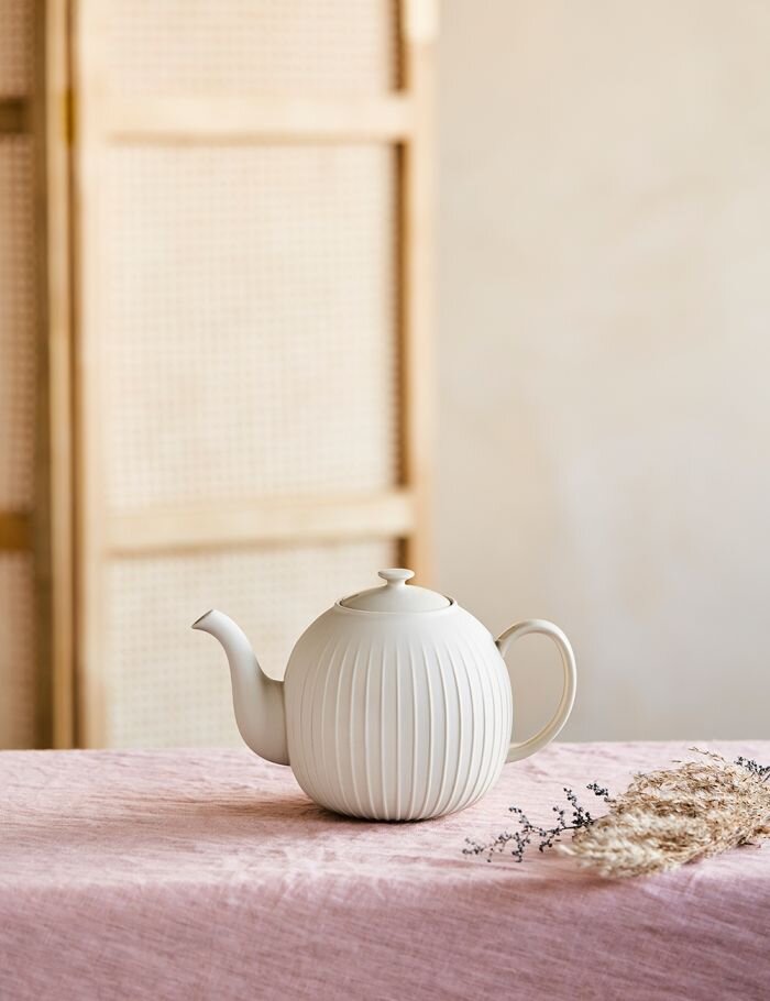 Fleur Ribbed Teapot