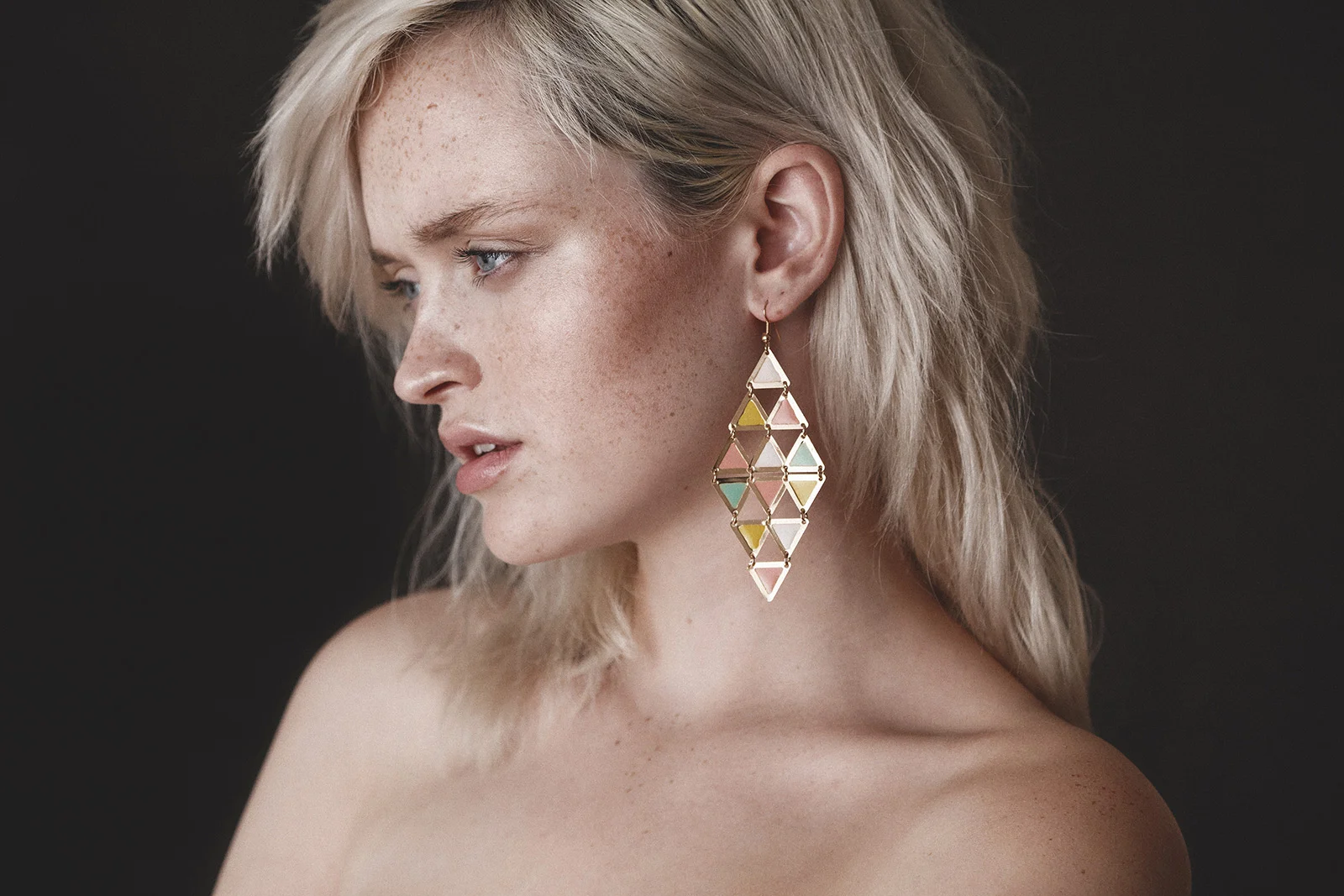 Linda. Natural beauty in studio. Gabriela Silveira Photography. @gabiesilveira