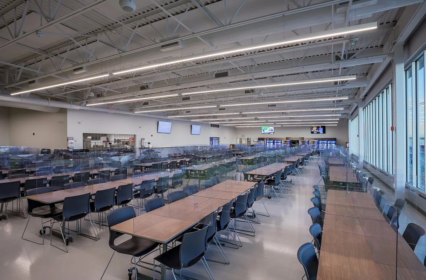 WholeStone-Farms-–-Fremont-Nebraska-Office-Cafeteria-03-–-Ballogg_2022-04-19-162038_ddjd-1.jpg
