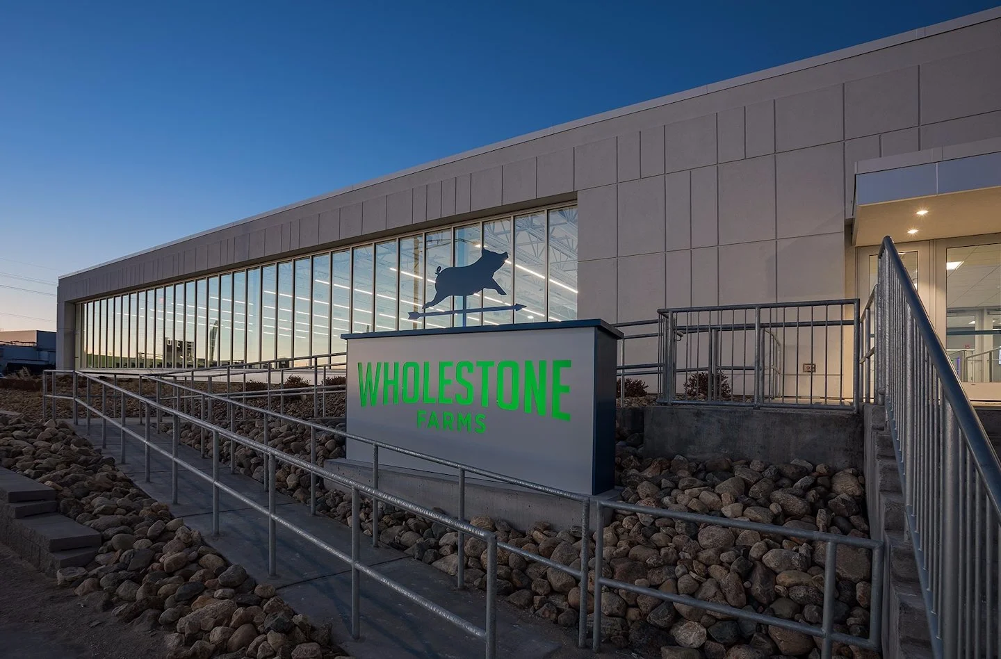 WholeStone-Farms-–-Fremont-Nebraska-Office-Night-Elevation-05-–-Ballogg_2022-04-19-162009_klwv-1.jpg
