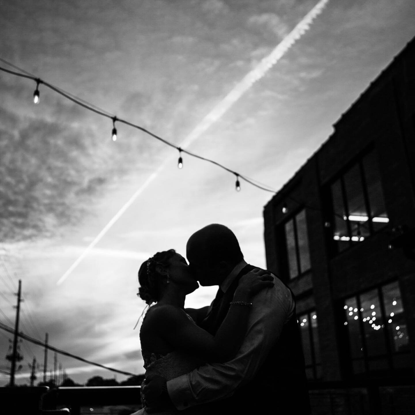 Want to get married, keep it small and simple but ohh so special?  You might be interested in a KISS investment?  Photos by me and a poetic ceremony by my ordained husband...Message me, website link in bio.. 
.
.
.

#photoglove #shilloettephotogaphy 