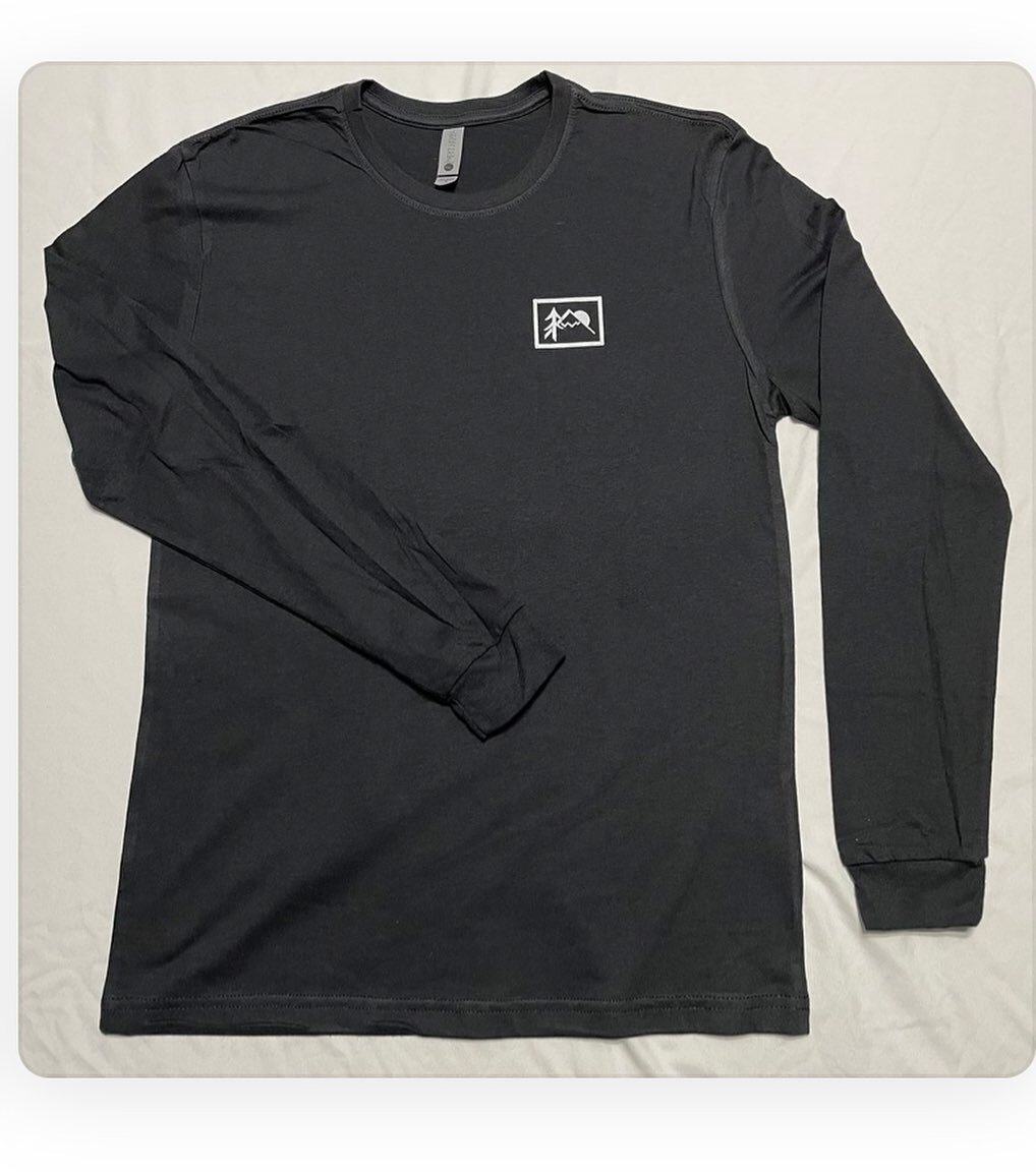 Am I the only one that loves a soft, lightweight long sleeve?! This is our Moab, it literally gets softer after each wash! Also has a sweet reflective logo so you&rsquo;ll be sure to get noticed&hellip;.in more ways than one&hellip;😉