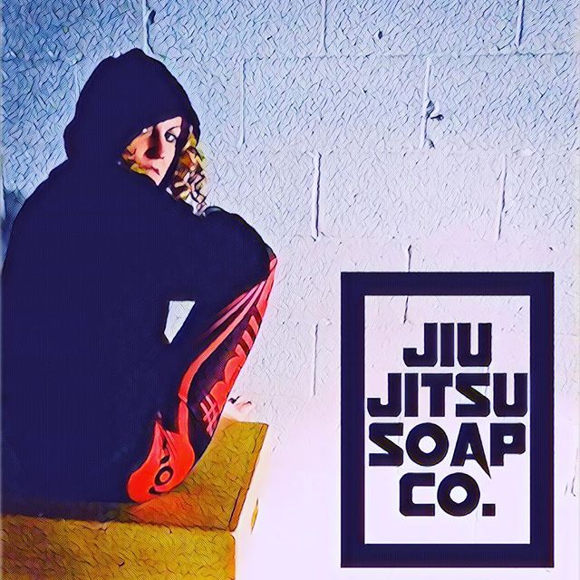 @ginjaninjabjj a friend and an athlete we sponsor AND someone who will have their own soap soon. Keep your 👀 out
Jiujitsusoapco.com #Brazilianjiujitsu #strengthandconditioning #nopolitics #bjj #kickboxing #shootboxing #martialarts #gymnastics #surfa