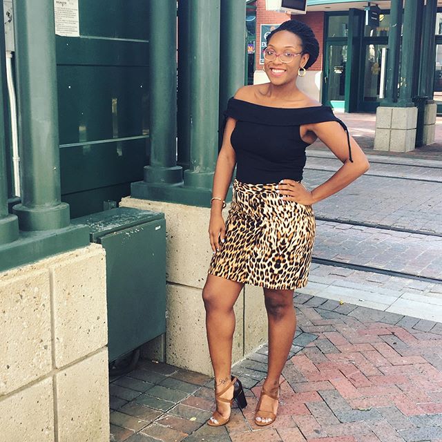 Even on our bad days, we have a reason to smile. We just have to dig a little harder sometimes. .
.
.
#MoeNicole #LiveOutLoud #smile #findyourfreedom #findyourhappy #thesmallthings
.
.
.
#Smile #smilewithconfidence #smilemuch #smilecolgate #smilefor