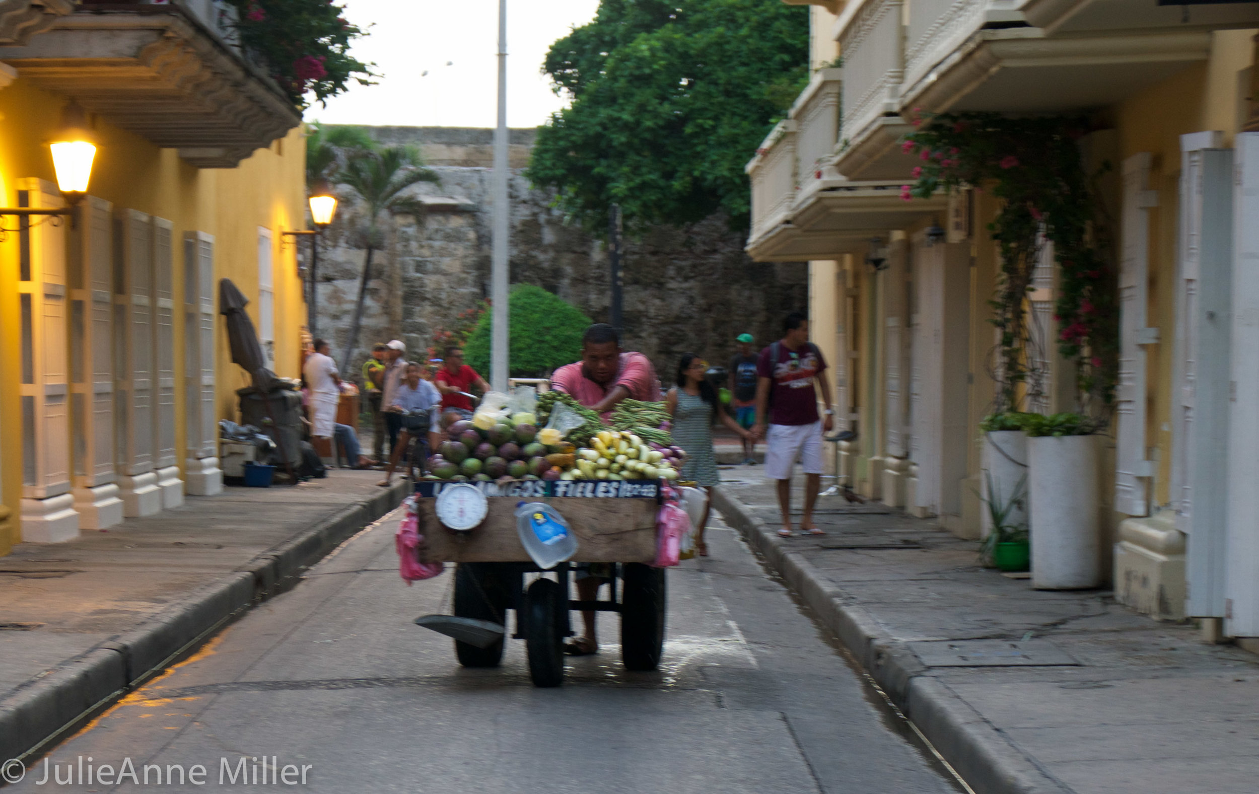 street vendor cartagena.jpg