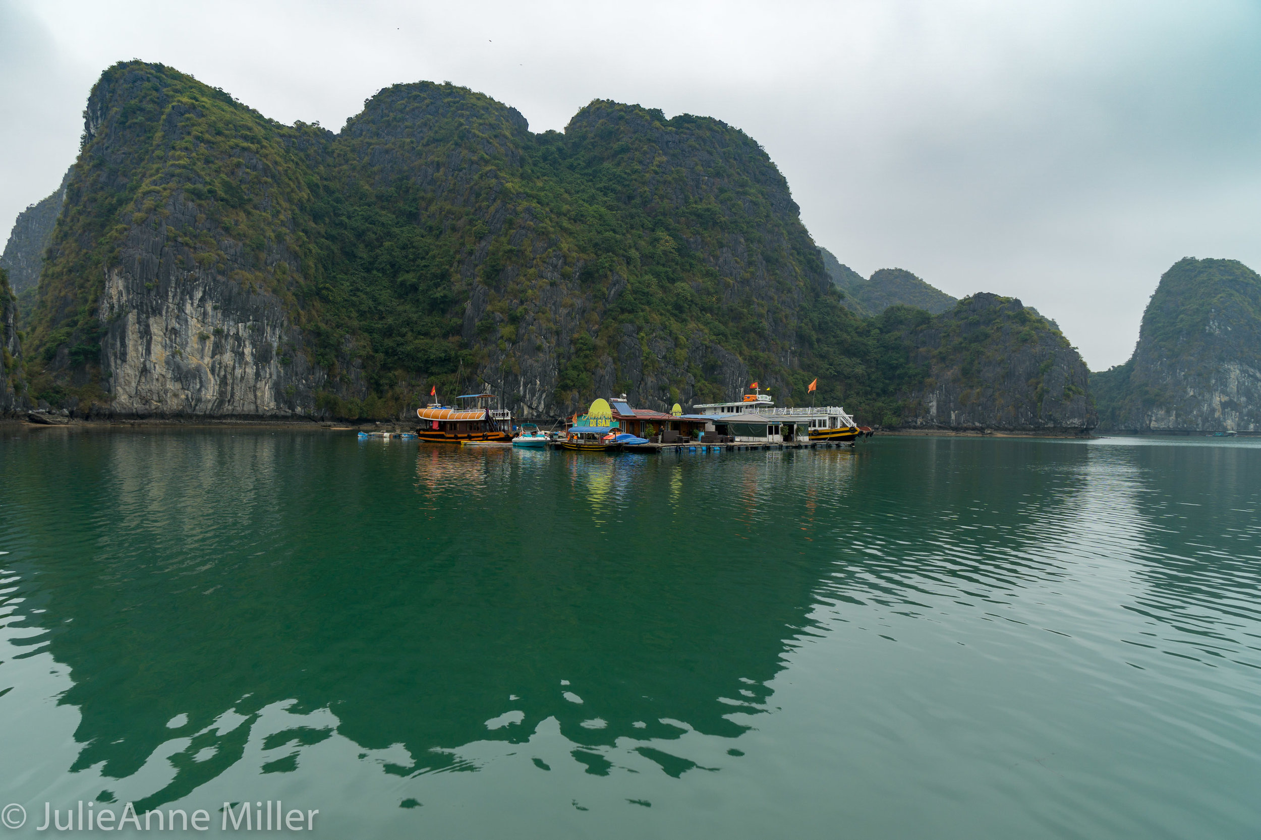 Cat Ba Bay