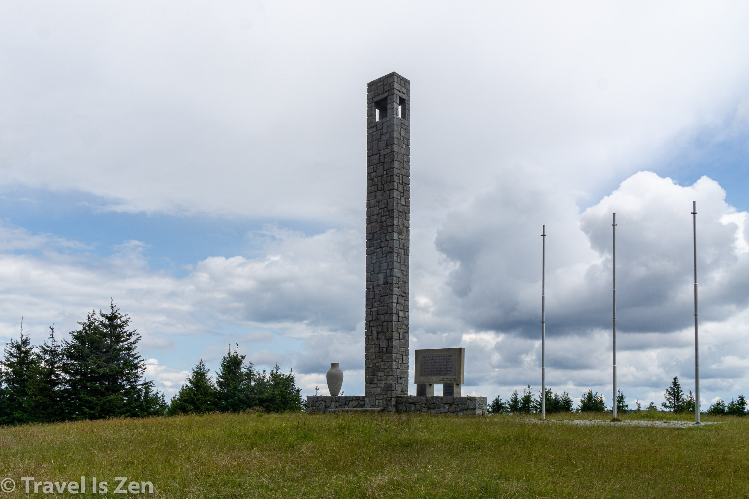 partisan memorial near Ribniška Koča