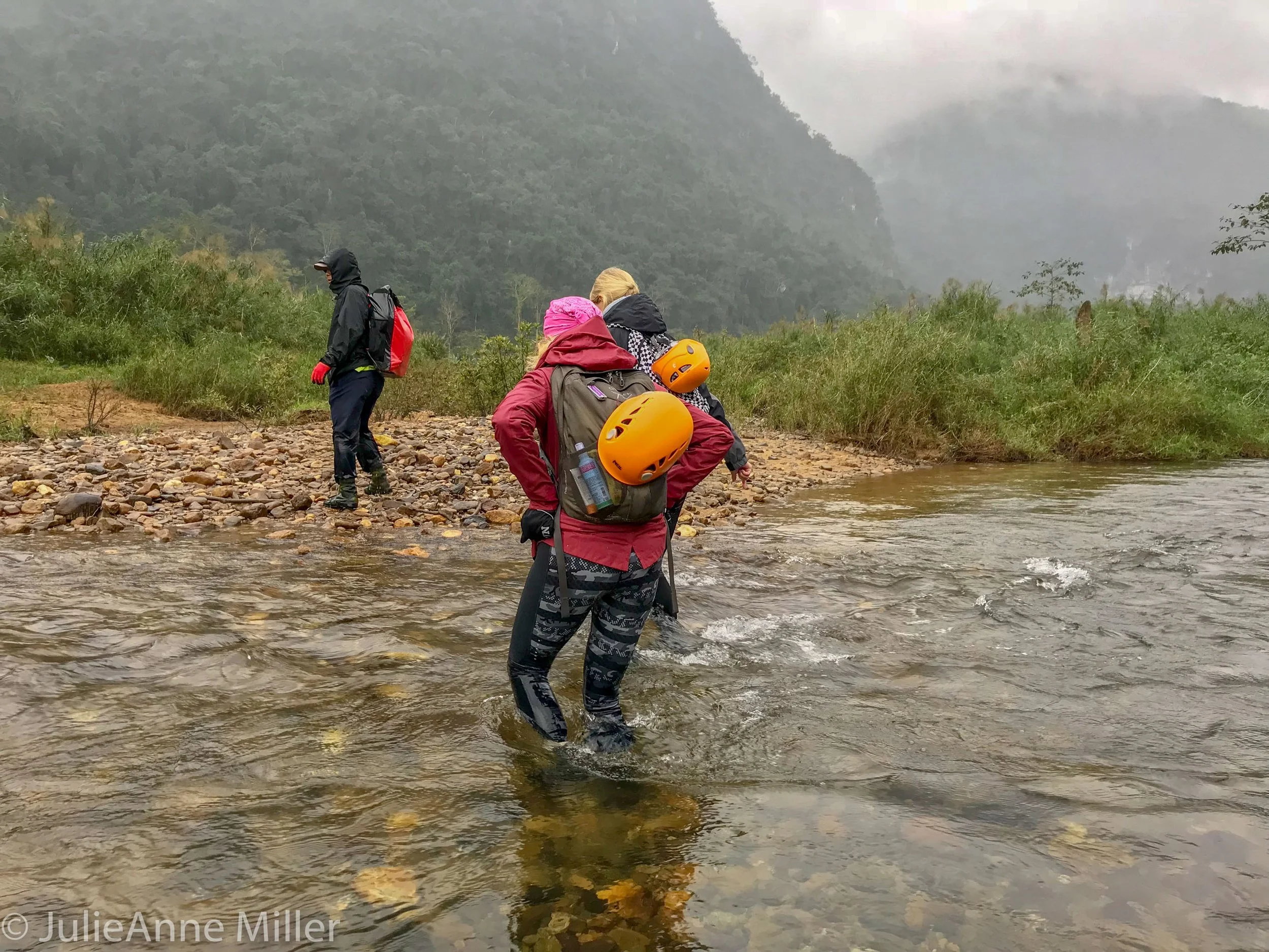 Hang En Cave trek