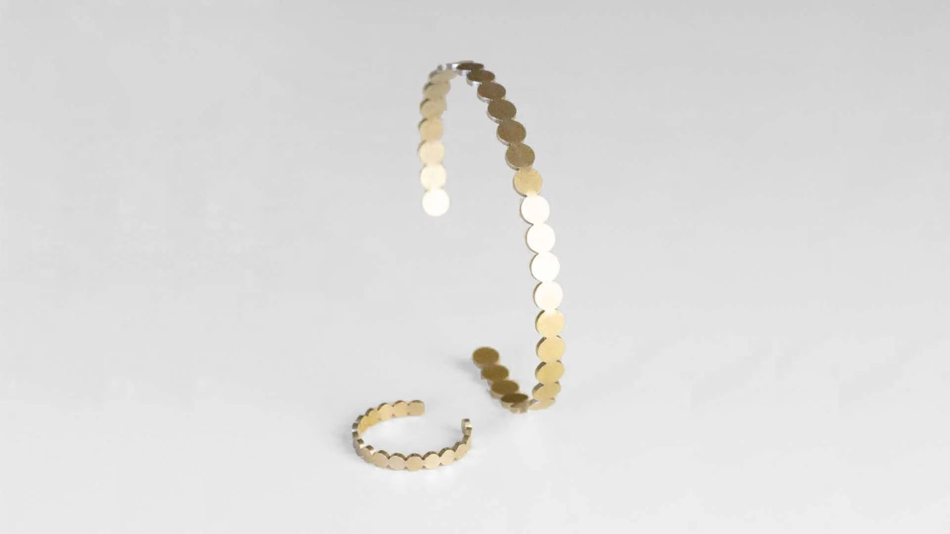 Armreif_Ring_Dots Kopie2.jpg