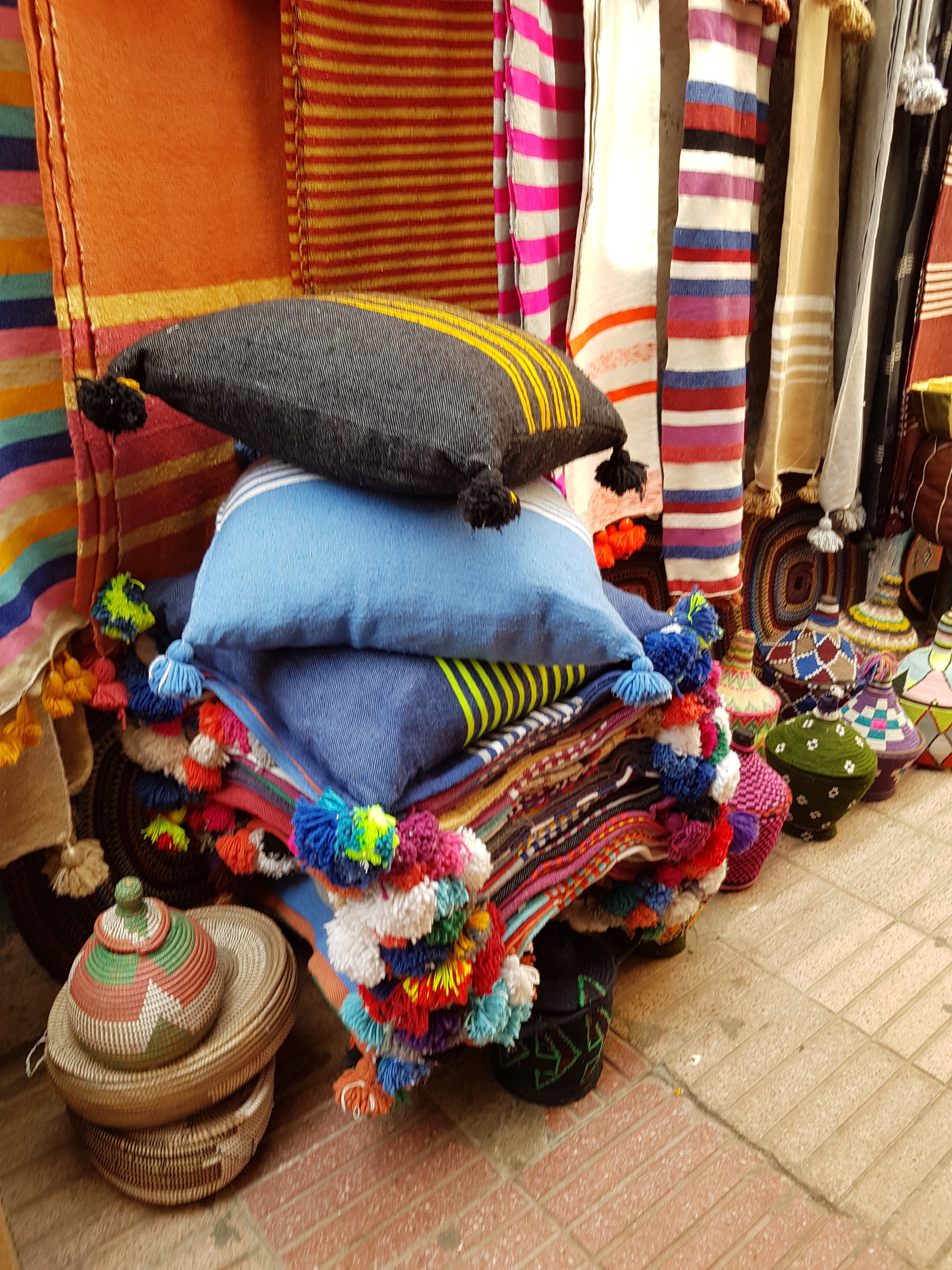 AnnaCoxCushions_Production_Marocco_2.jpg