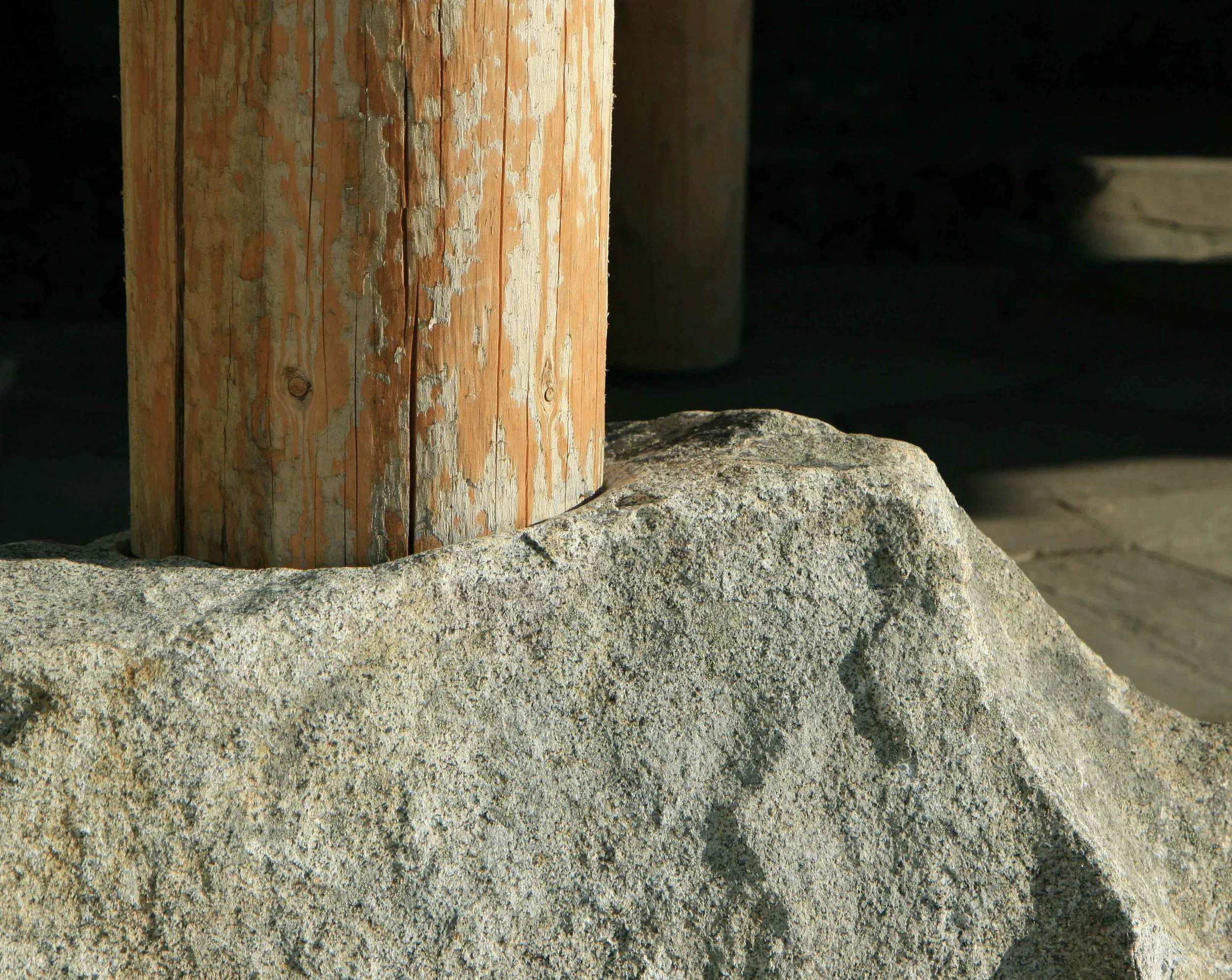 23 poore thorpe post in stone2.jpg