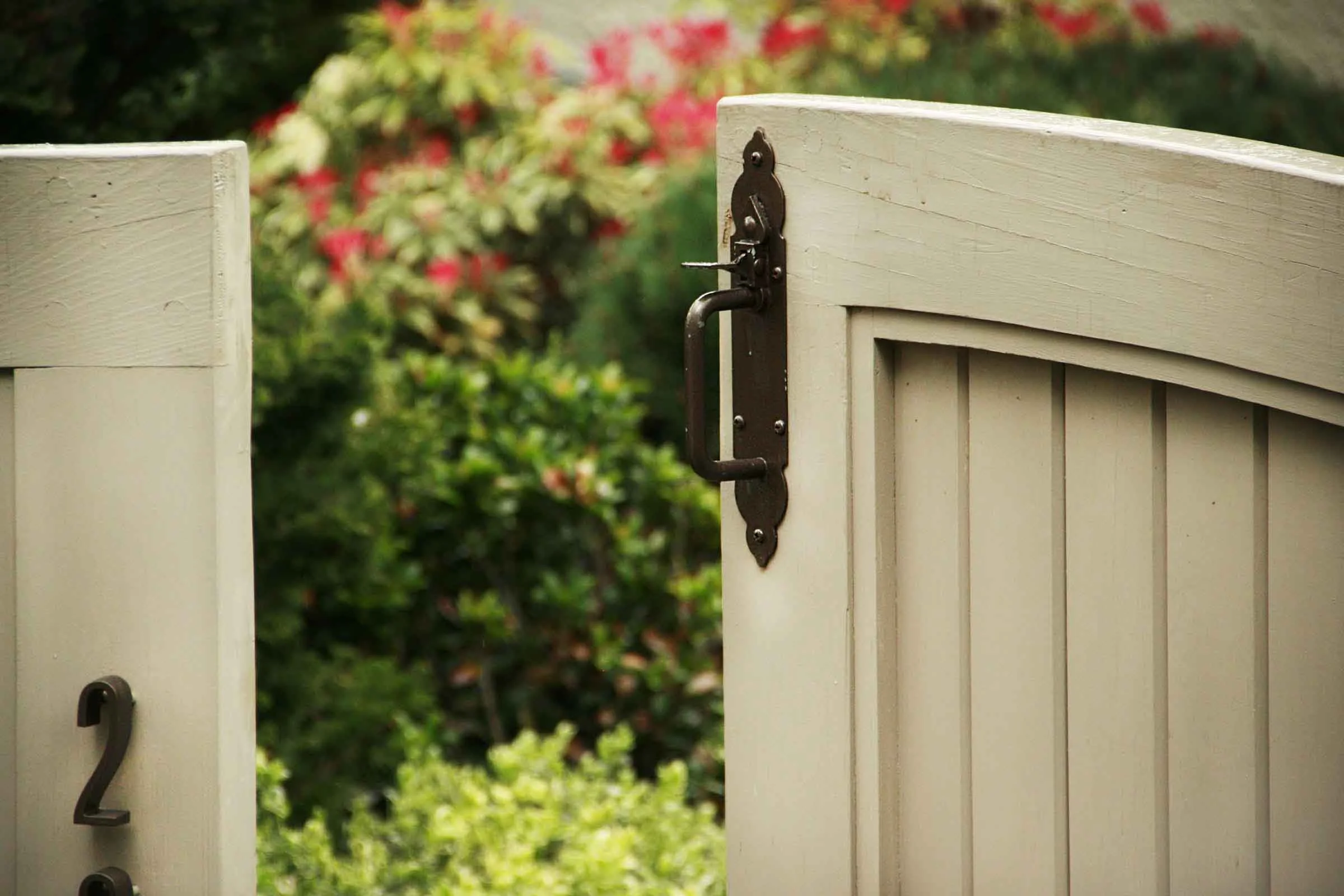 8 dew gate handle.jpg