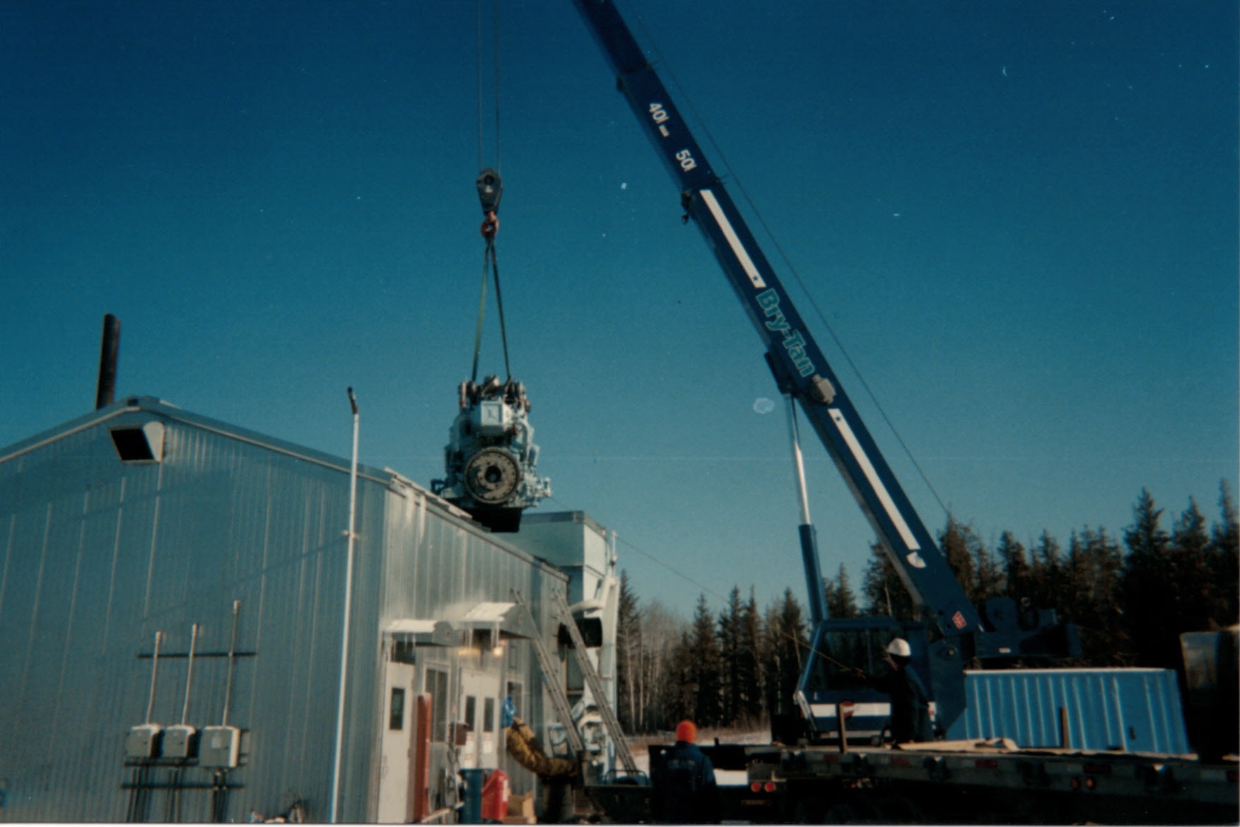 2006 - 42 ton - taking compressor engine out of building
