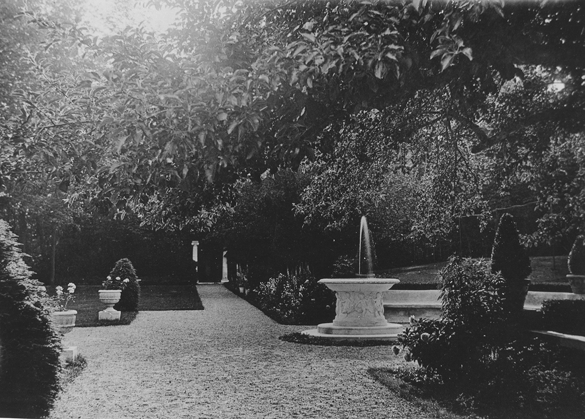 NAN72.3.3 Garden, fountain, ca. 1912_web.jpg