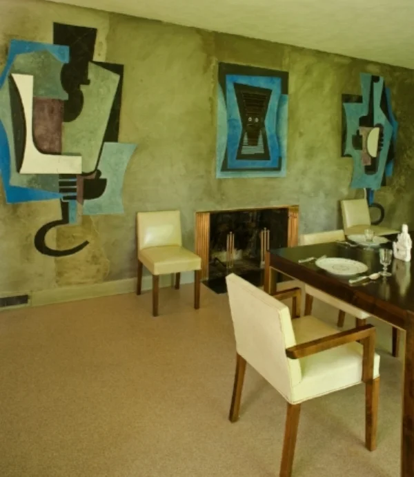 Dining Room with frescos created by Suzy Frelinghuysen. Photo: Frelinghuysen Morris House & Studio