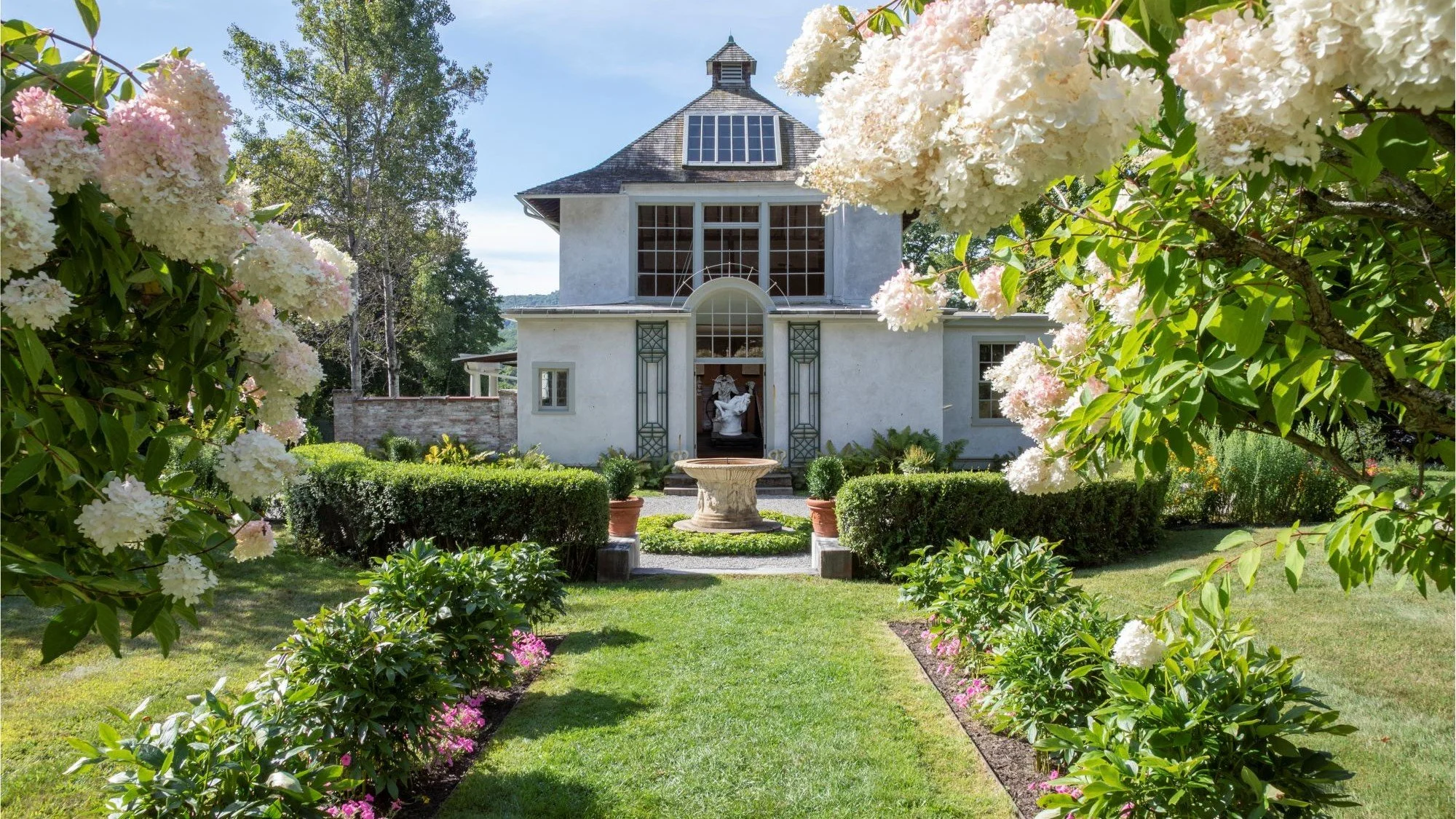 The Studio - Hydrangea Walk_photo Don Freeman (3).jpg