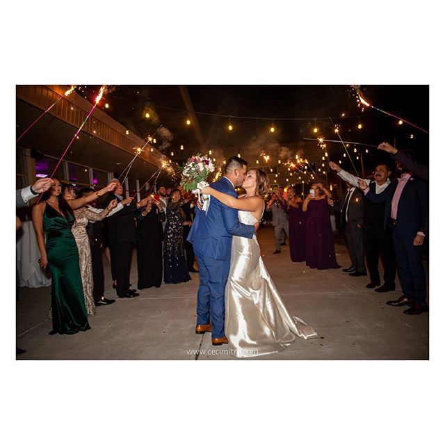 Congrats to Angelina and Adam, they had an amazing wedding at the Coronado Country Club! 🙌🏽💍🍾🥂🤗 Photos by @ceci_mitre 
Wedding Planner: @codyclawsondesigns 
Florist @lauracarrillodesigns 
Venue: @coronado.cc 
#wedding #bride #groom #elpaso #915