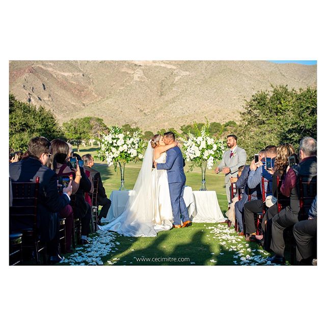 Congrats to Angelina and Adam, they had a beautiful wedding at the Coronado Country Club. 💍🍾🥂
Photos by @ceci_mitre 
Wedding Planner @codyclawsondesigns 
Florist: @lauracarrillodesigns 
Venue : @coronado.cc 
#wedding #elpaso #bride #groom #915 #we