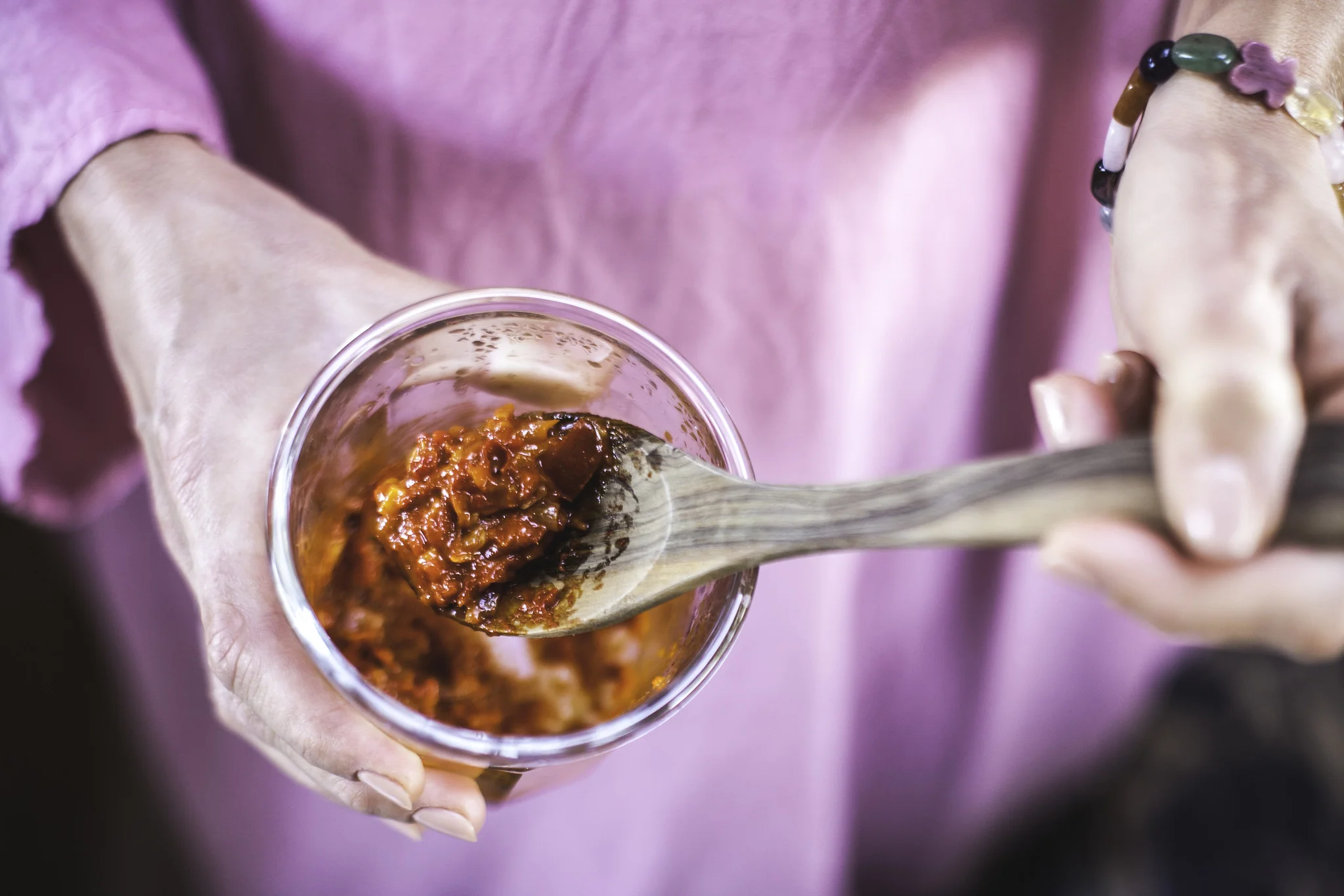I make big batches of sofrito to let the flavours develop in the fridge for future Paellas.