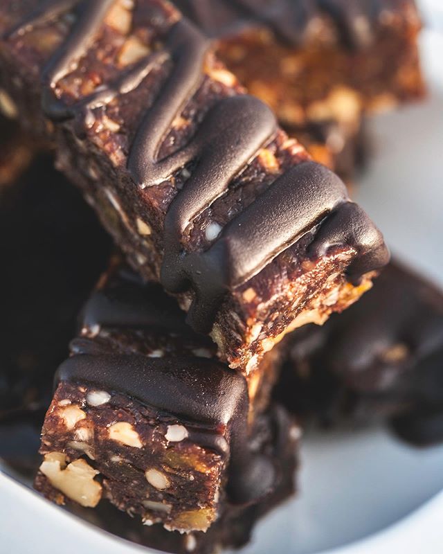 Need a sweet treat to get you over the hump?
These are our Brainy Bars. 
Grain-free, refined sugar-free, gluten-free and 100% plant-based, you&rsquo;ll be blown away by how decadent they are. Plus you&rsquo;ll feel smarter for eating something SO del