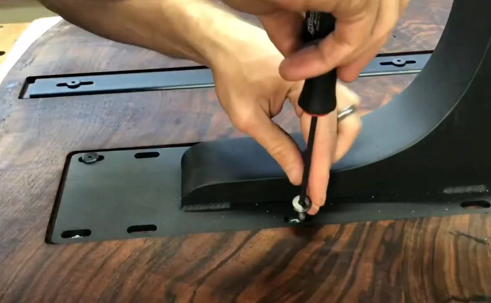 How To Attach Wood Table Top Metal Frame