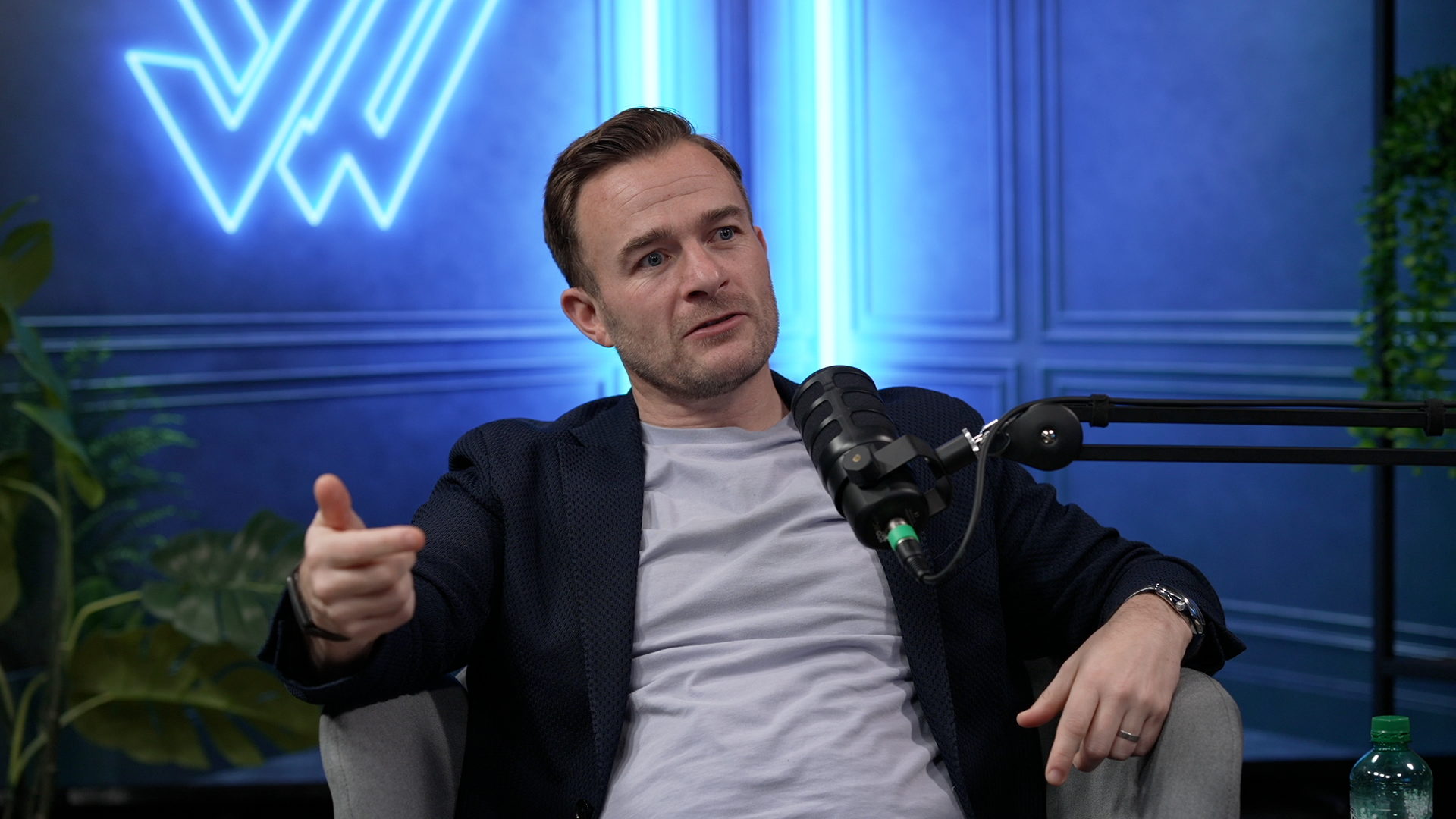 Make your podcast unique by creating a perfect virtual set in our amazing studio