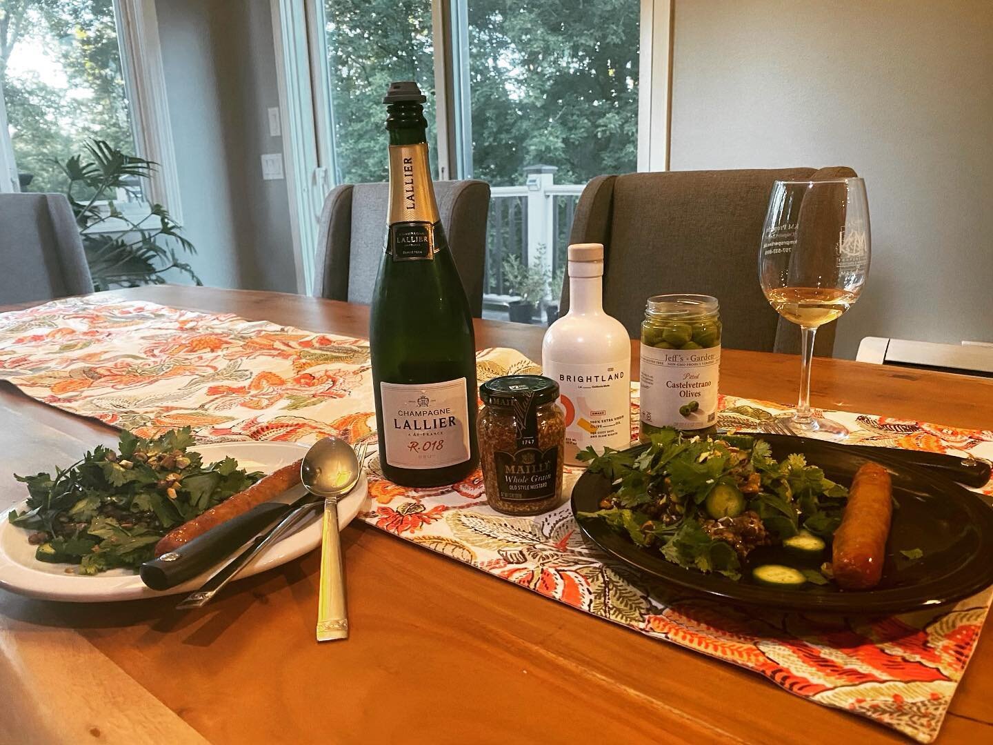 What a parfaite picnique dinner with @breiteradventures. Thanks to @food52, @champagne_lallier and @alisoneroman for a wonderful evening and lentil recipe with So. Many. Herbs. #dill #lallier #champagne
