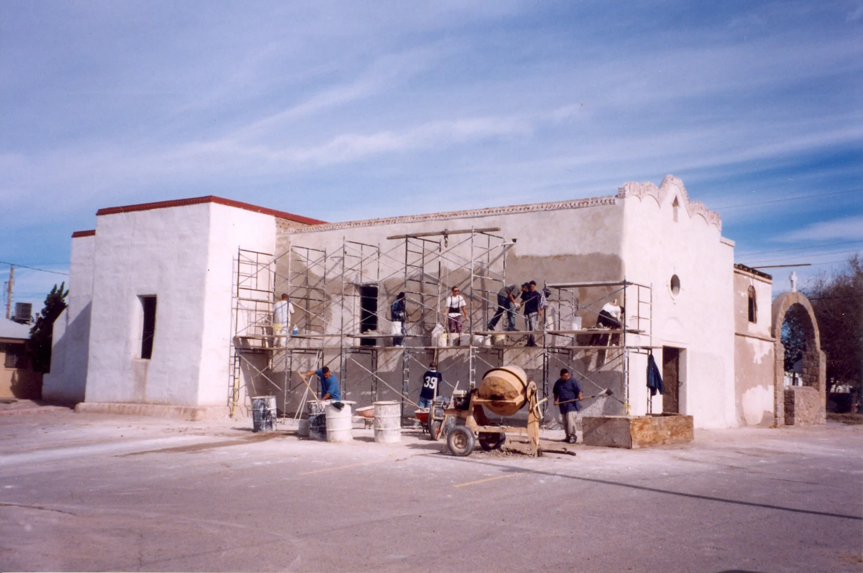 Nov.-First-coat-lime-plaster-Pat-Taylor0005.jpg